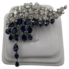 H. Stern Broche en or blanc avec saphirs et diamants