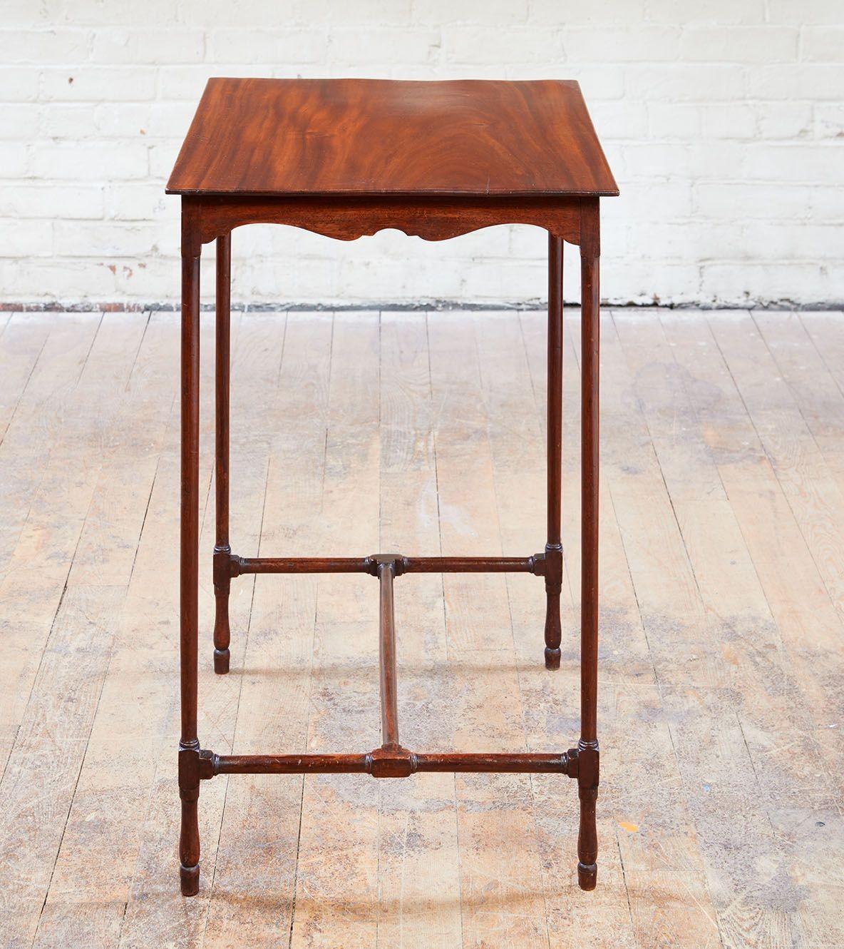 H-Stretcher Spider Leg Table In Good Condition For Sale In Greenwich, CT