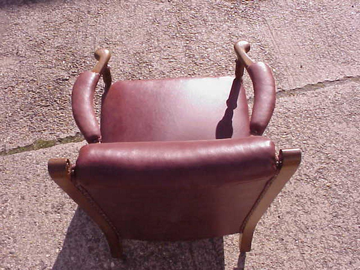 Henry William Batley attri,  Jas. Shoolbred. An Aesthetic Movement Oak Armchair. In Good Condition For Sale In London, GB