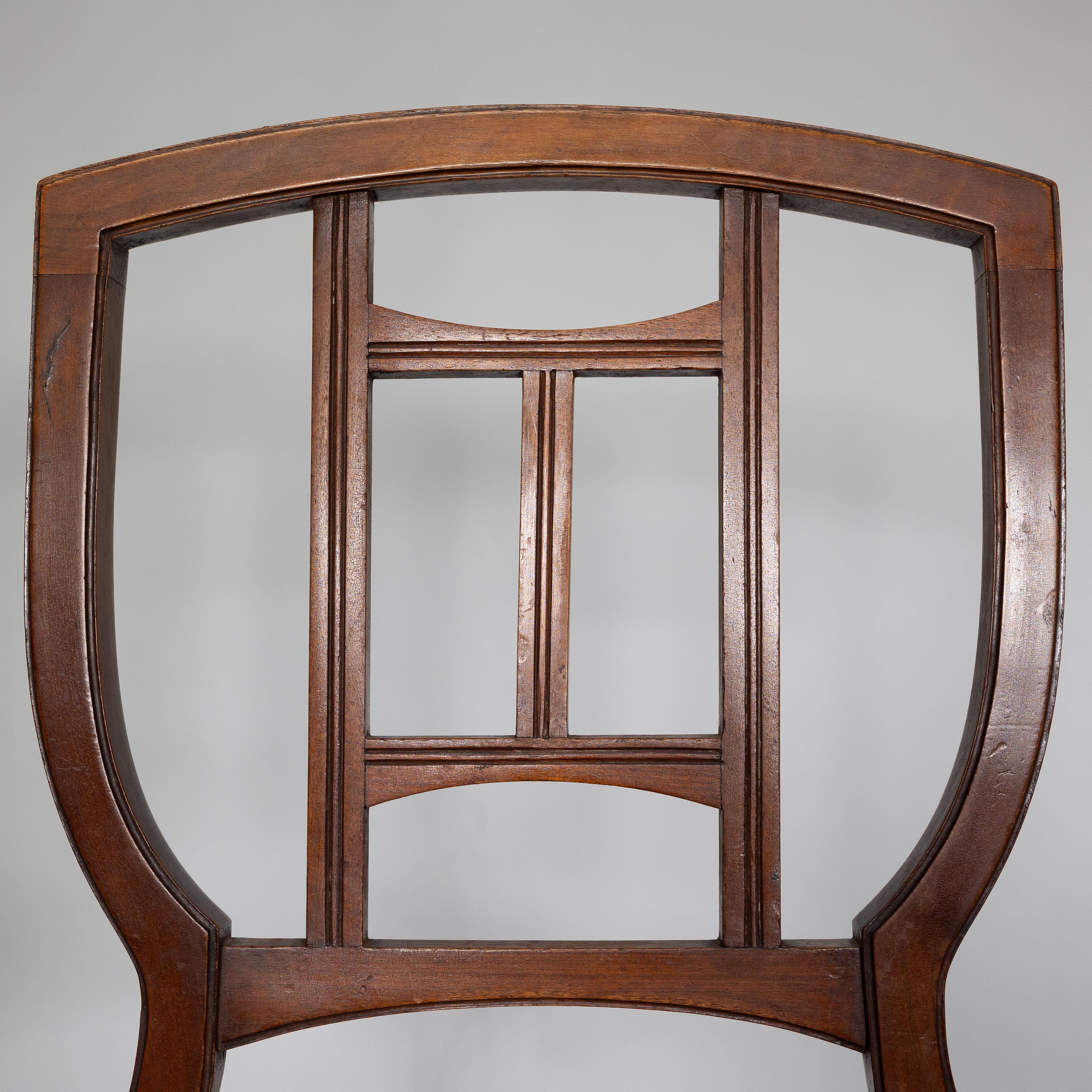 H W Batley attr. Beeche Paire de chaises en hêtre à assise cannée Aesthetic Movement en vente 3