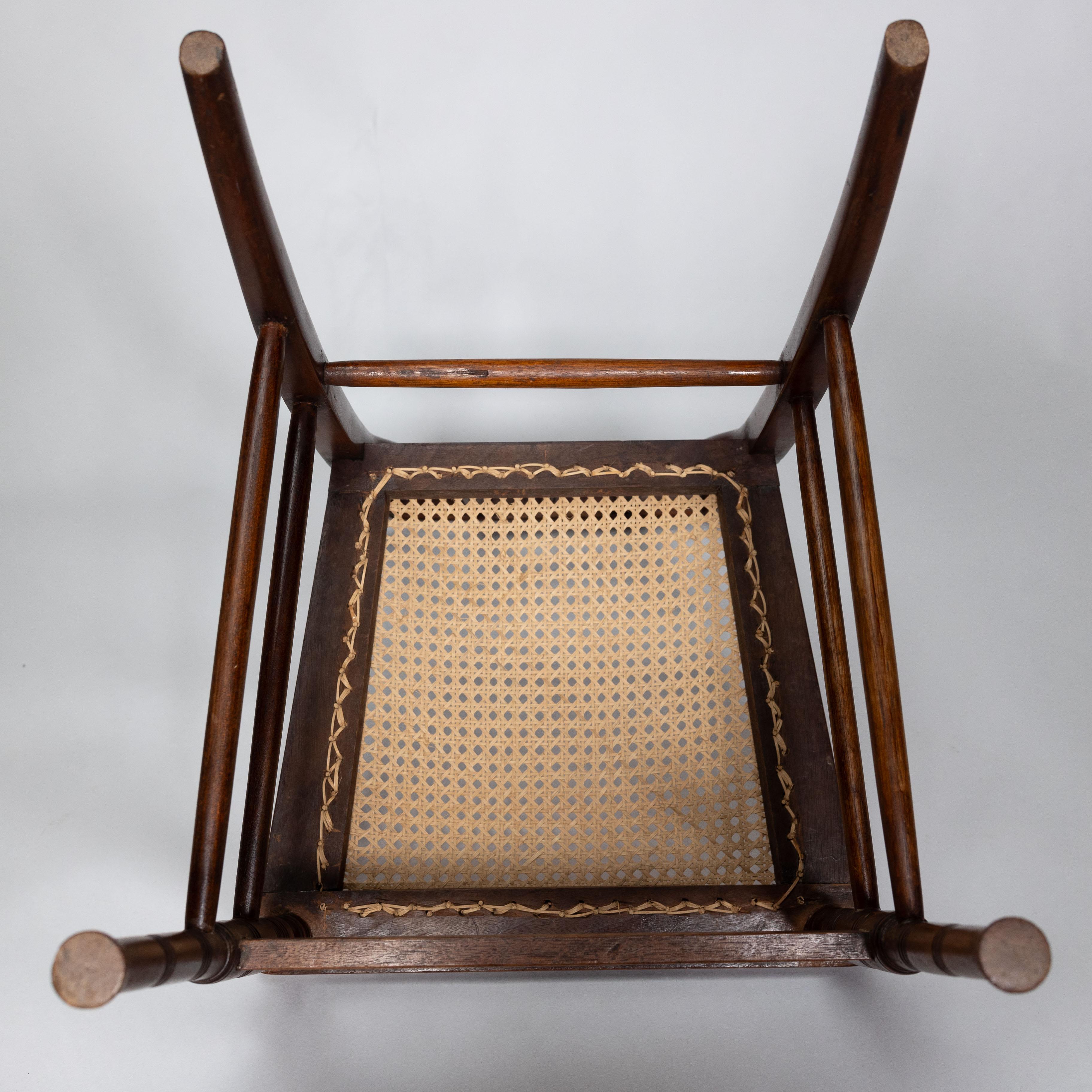 H W Batley attr. Beeche Paire de chaises en hêtre à assise cannée Aesthetic Movement en vente 7