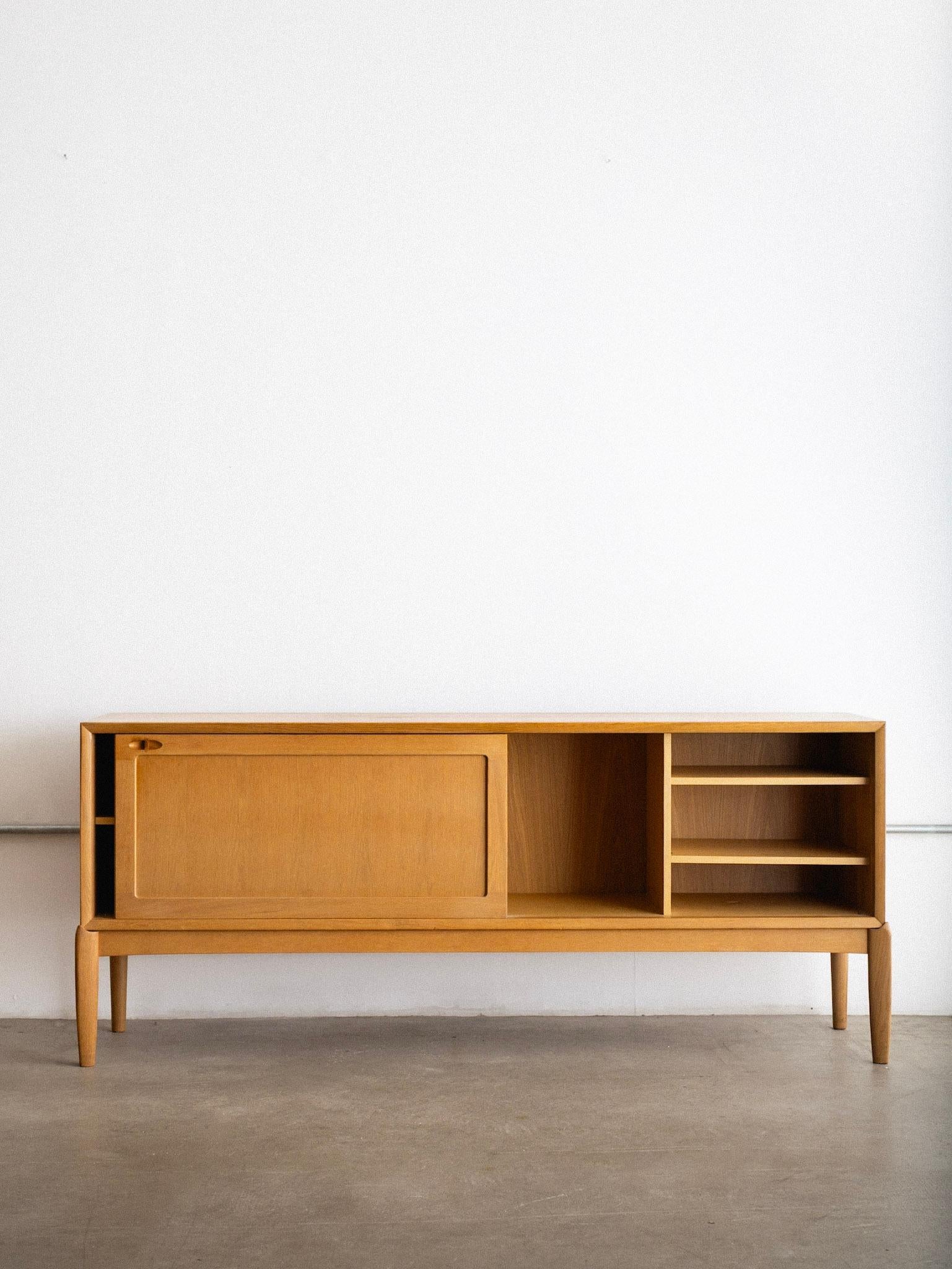 Mid-Century moderno H. W. Klein for Bramin Oak Sideboard in vendita