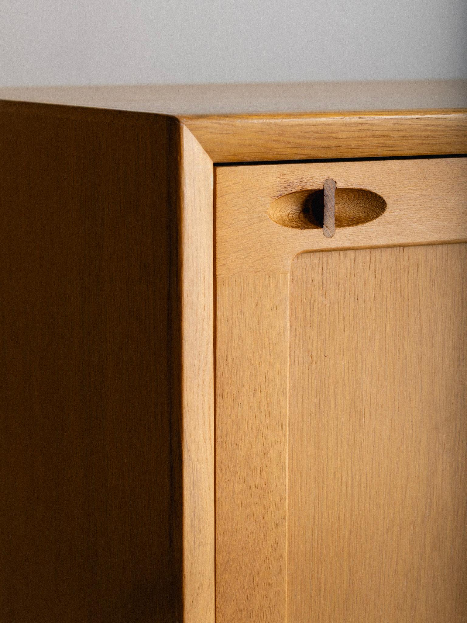 Fine XX secolo H. W. Klein for Bramin Oak Sideboard in vendita