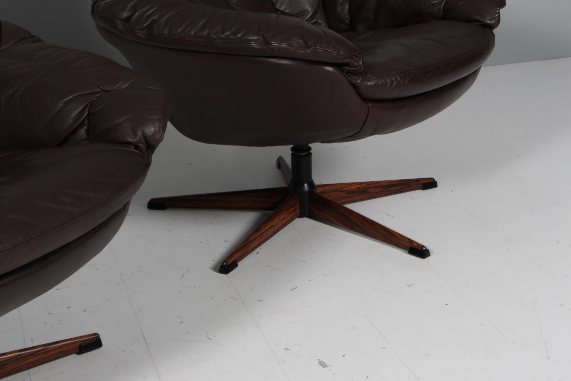 H. A. Klein Lounge Chair silhouette mode en cuir brun et base pivotante Bon état - En vente à Esbjerg, DK