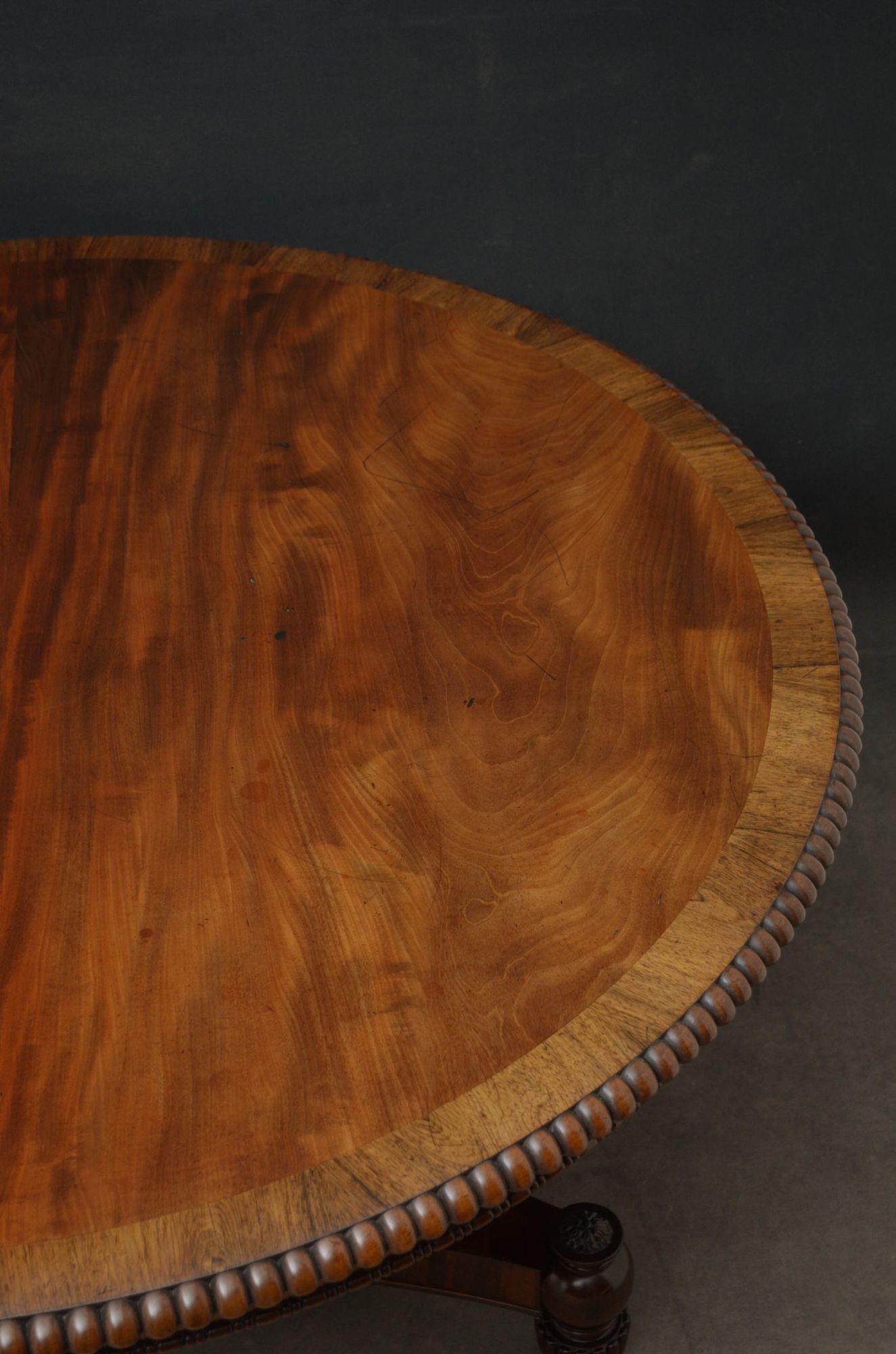 H. Walker English Regency Centre Table in Mahogany For Sale 1