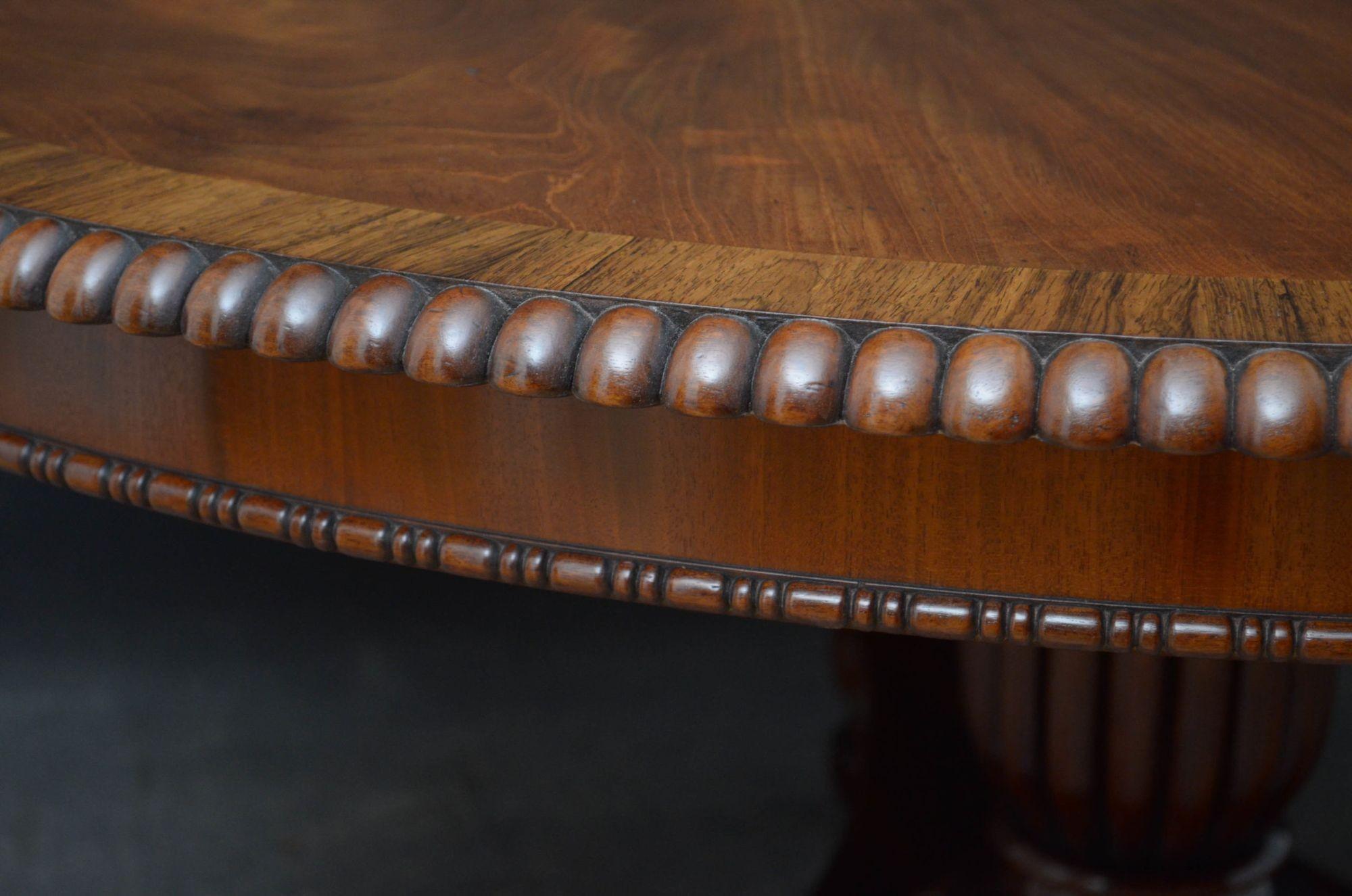 H. Walker English Regency Centre Table in Mahogany For Sale 4