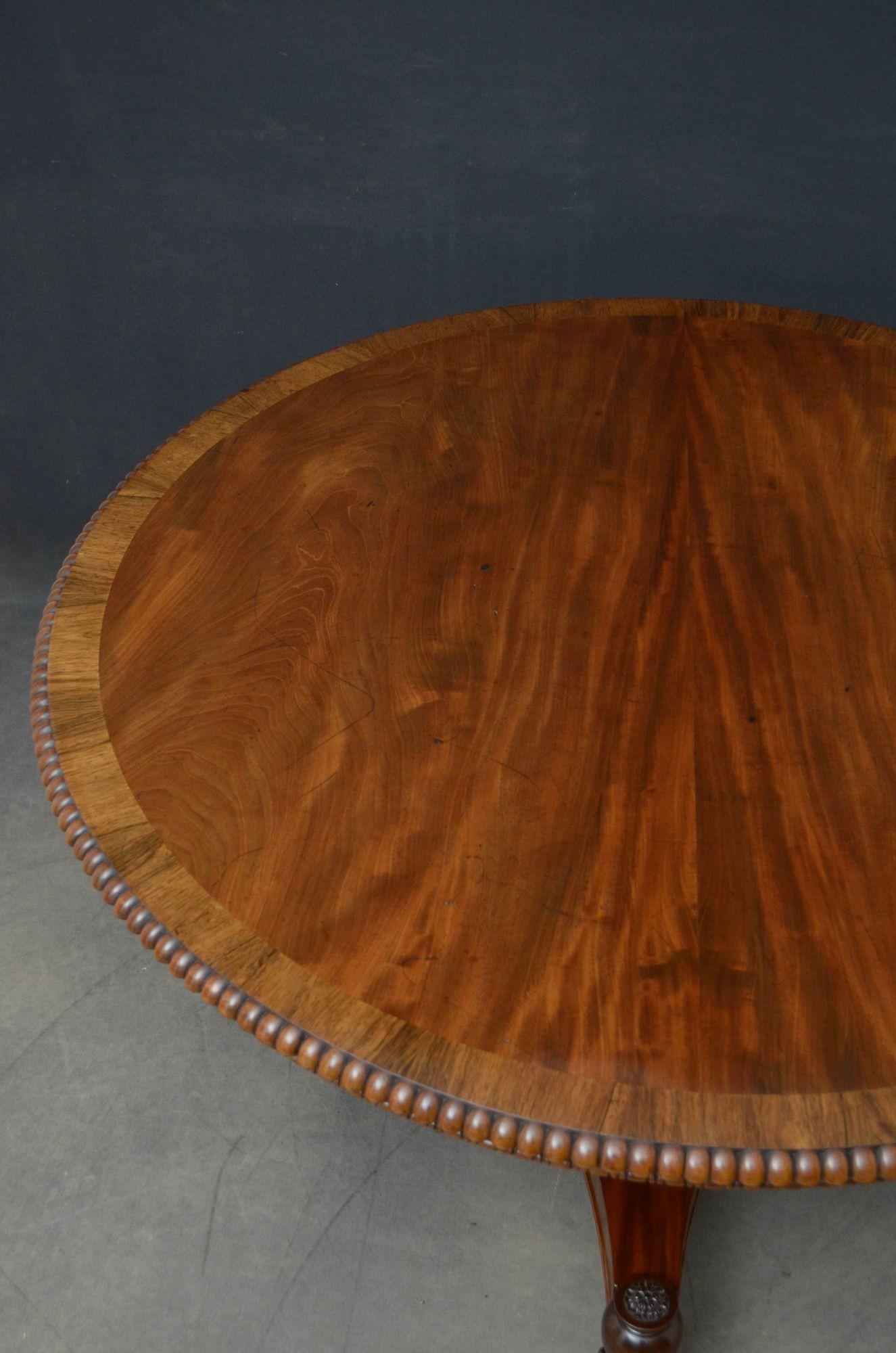 H. Walker Regency Centre Table in Mahogany In Good Condition For Sale In Whaley Bridge, GB