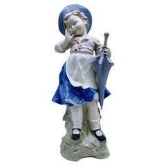 H.48cm ca. 1950 Figurita de porcelana de la RDA "Niña con paraguas"