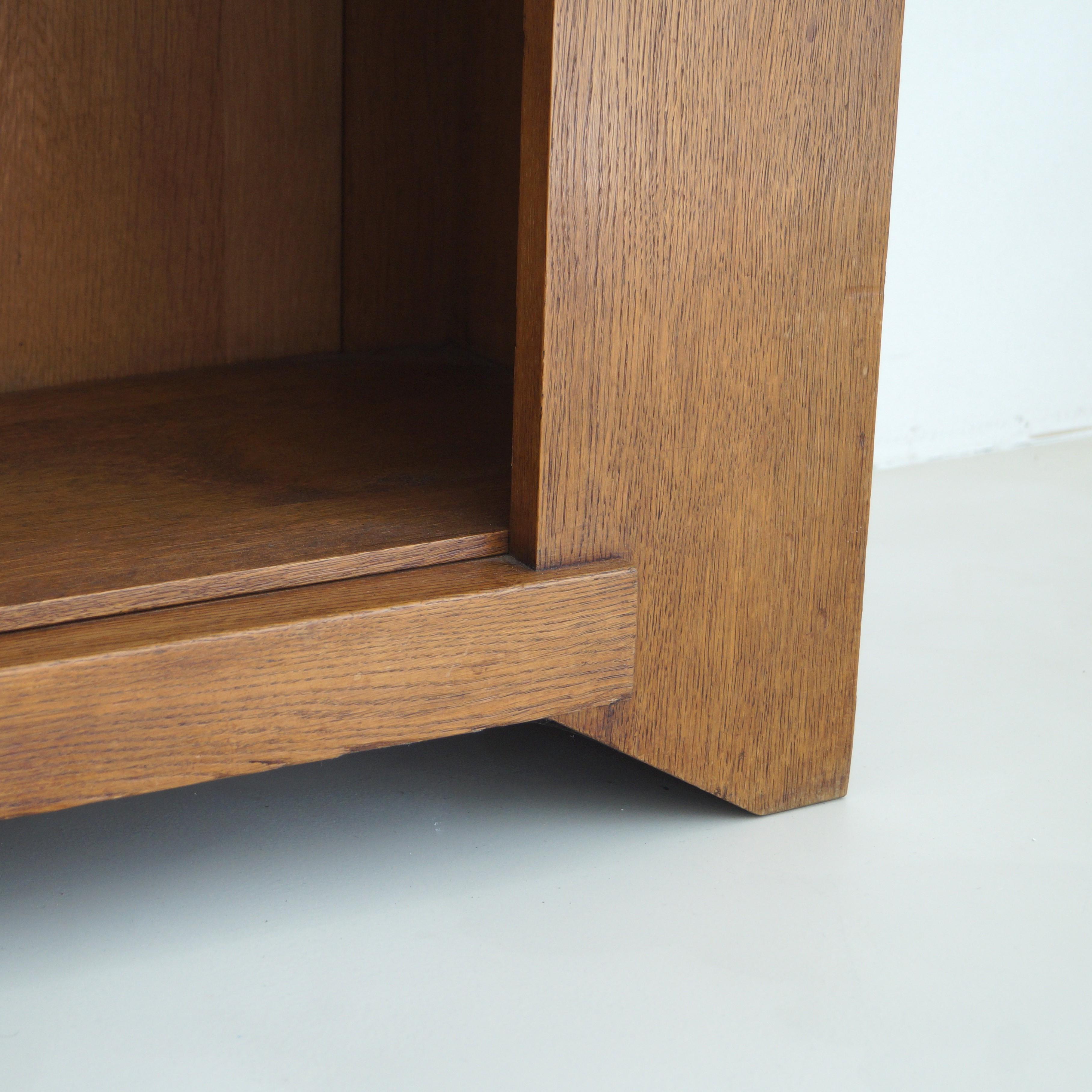 Haagse School Dutch Art Deco bookcase by Hendrik Wouda for Pander, 1924 For Sale 9