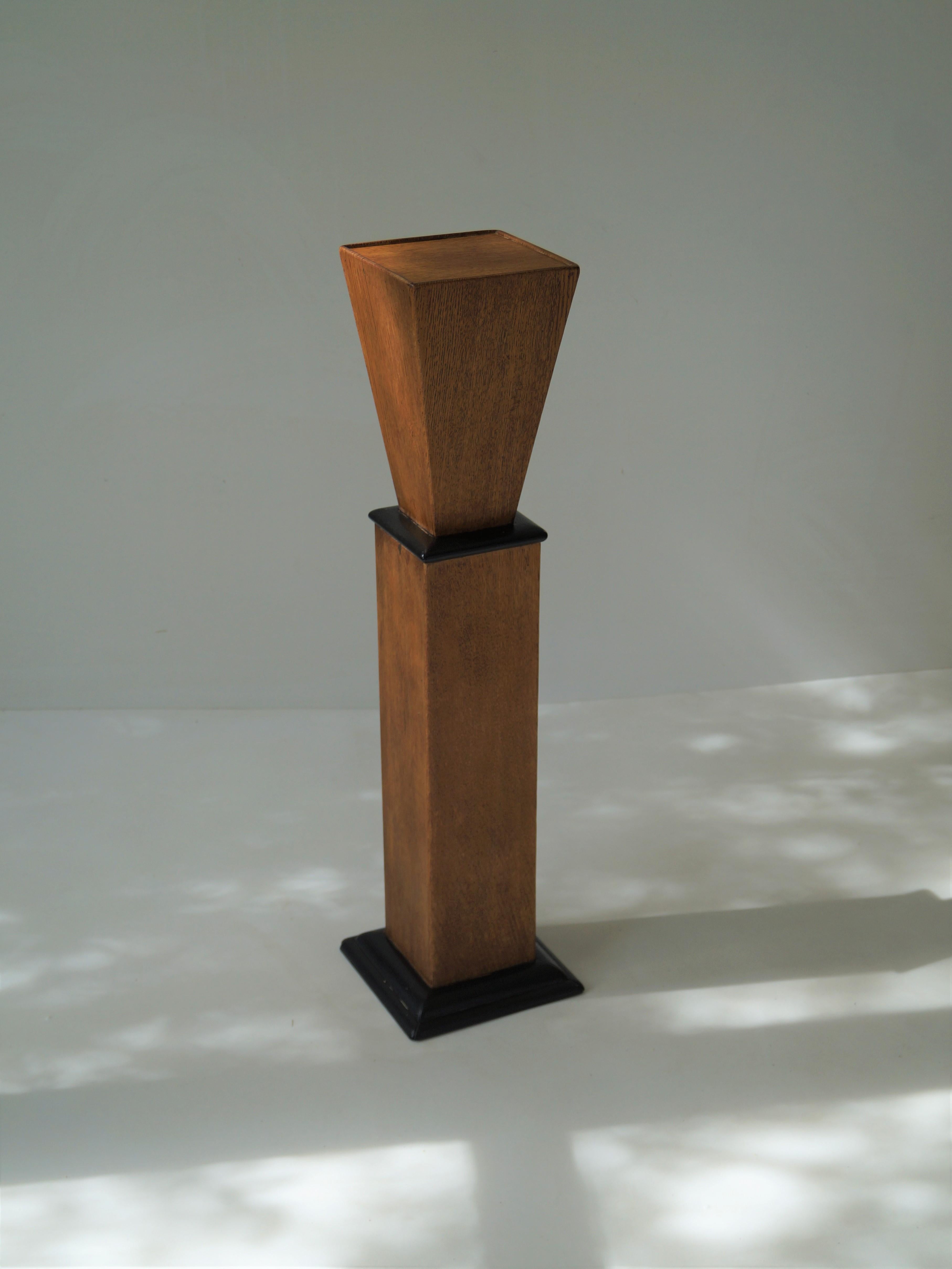 Dutch Haagse School 1920s plinth, column or pedestal in style of P.E.L. Izeren (Famous designer for ''De Genneper Molen''). Rare modernist design. These kind of columns are hard to come by and very sought after by interior designers. Perfect as a