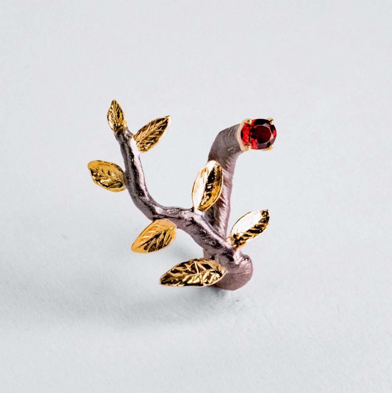 Haara Oval Red Garnet Ring Leaves Leaf Floral Bloom Detail Gold & Silver In New Condition For Sale In Bozeman, MT