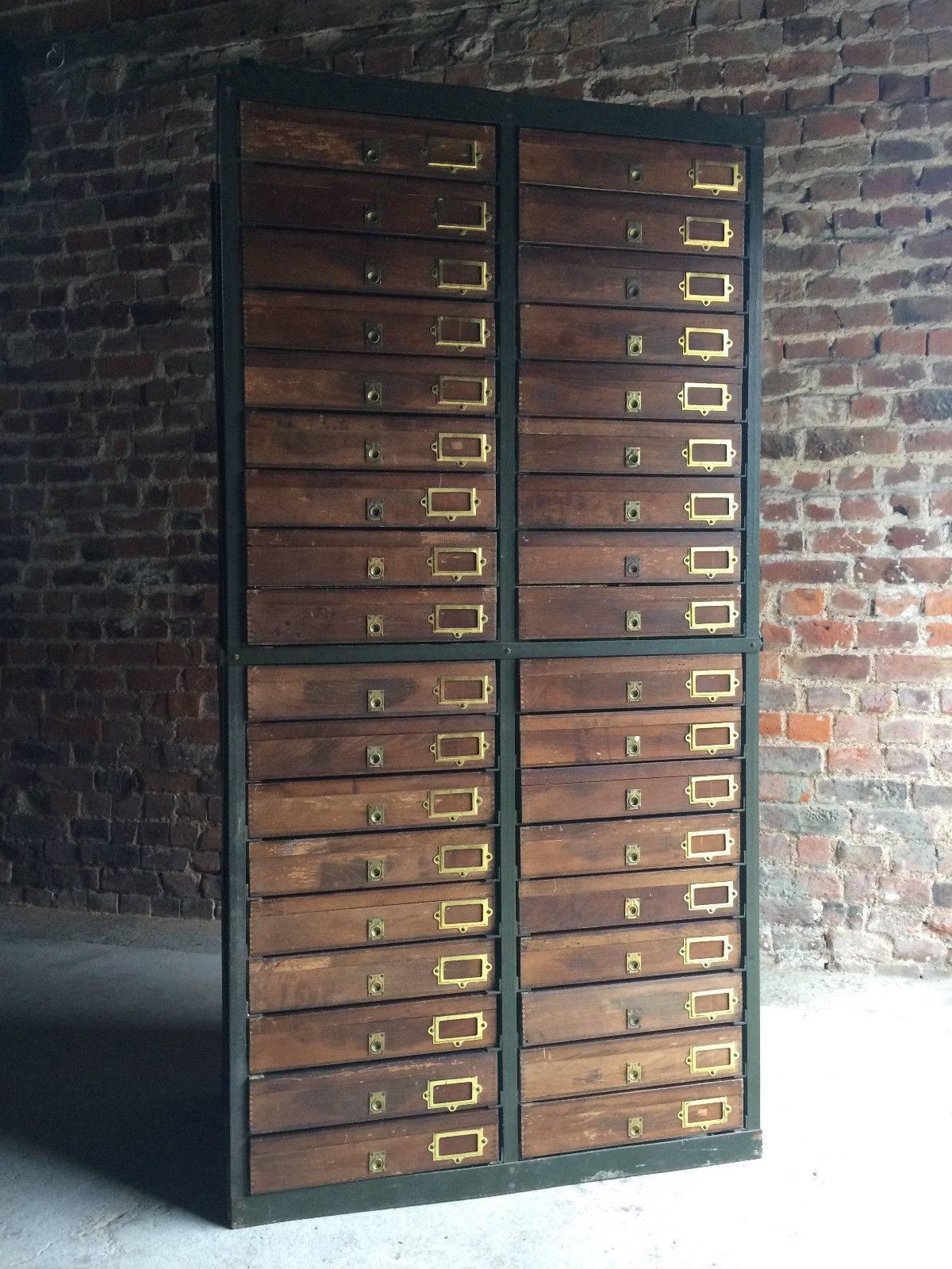 Commode de mercerie Cabinet industriel style loft Musée du milieu du siècle Bon état à Longdon, Tewkesbury
