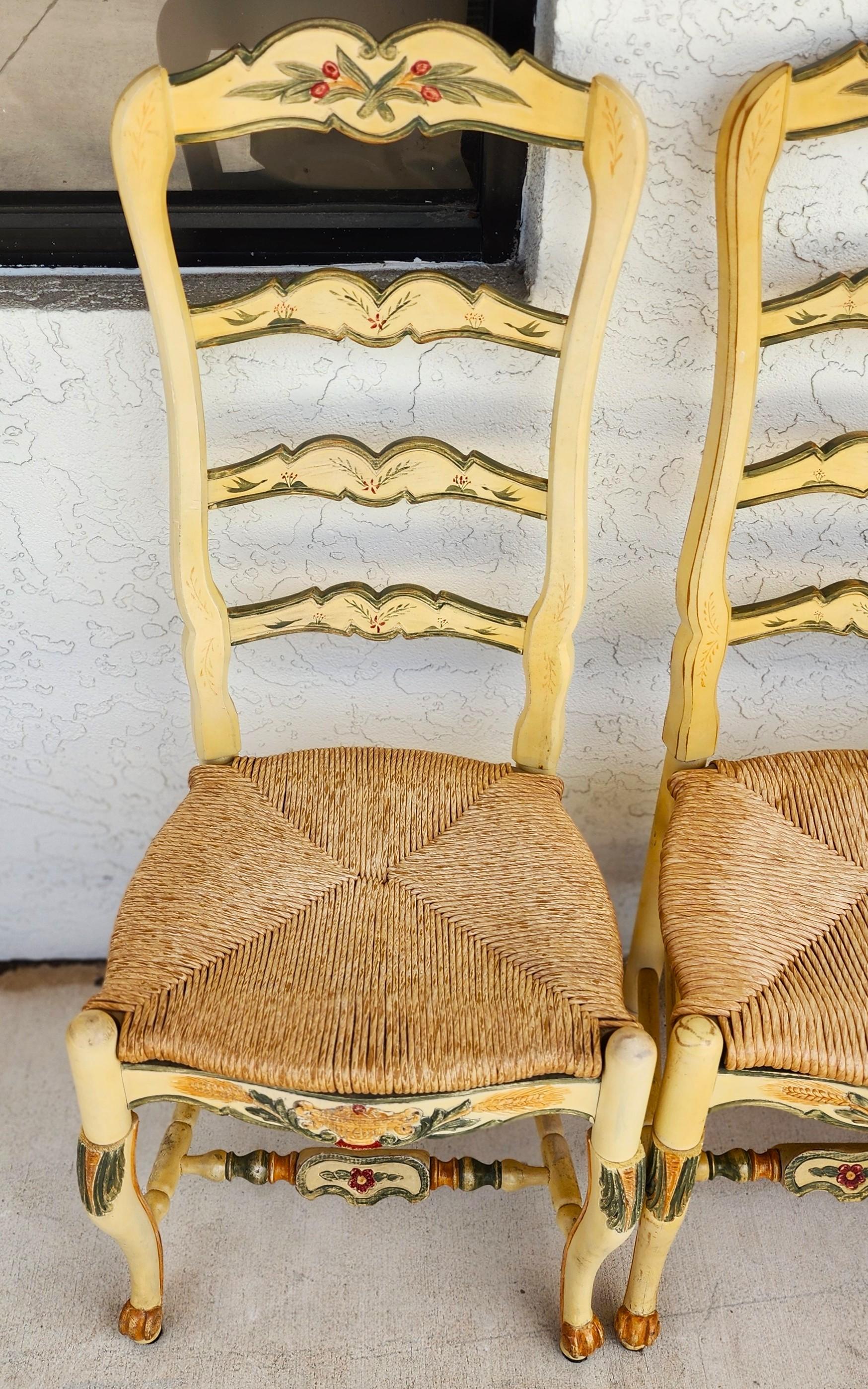 Habersham Französische Esszimmerstühle im Landhausstil Binsen, handbemalt im Angebot 7