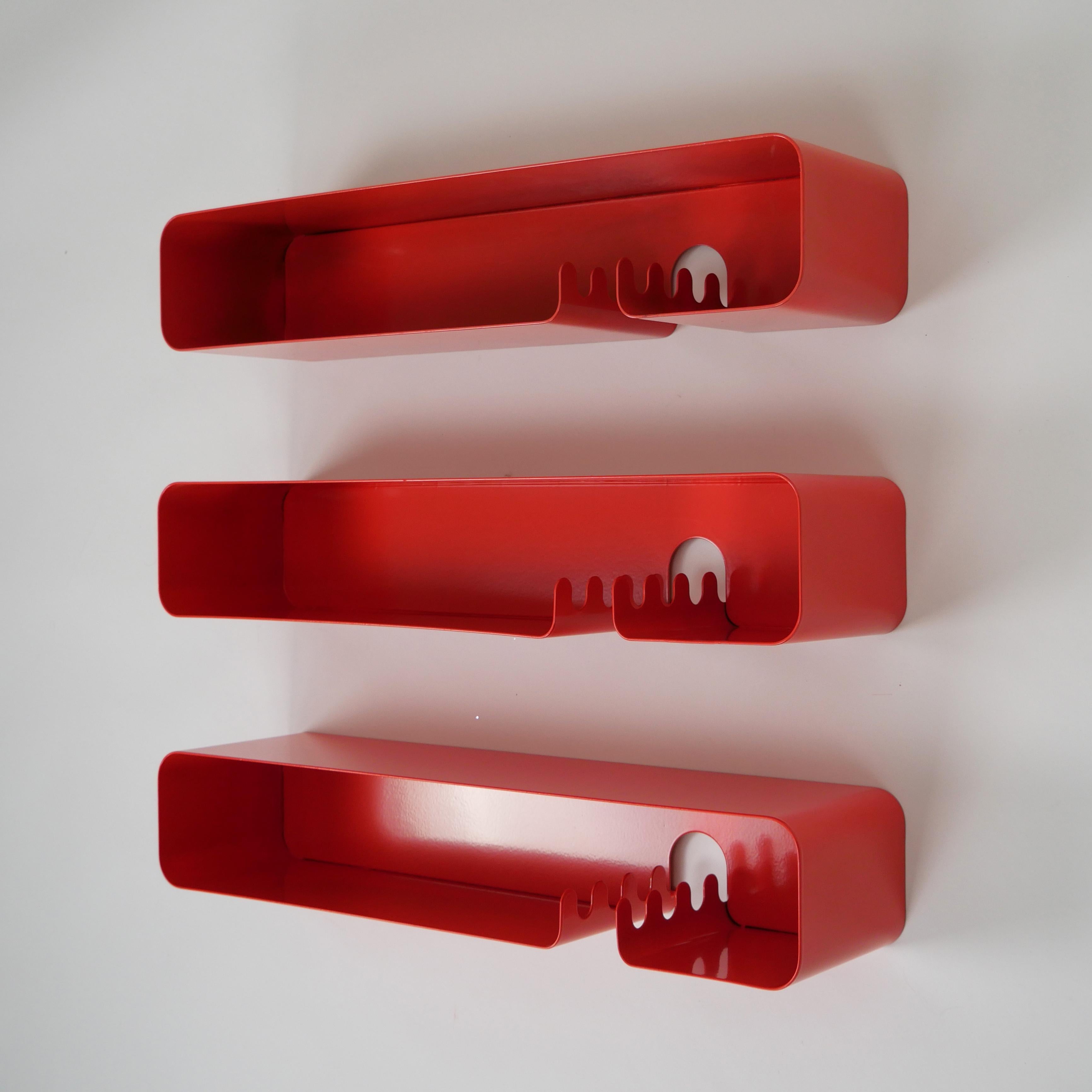 Habitat Pop Shelf & Hanger, 1970s, Red Metal, for Bathroom, Entrance, 3 Avail For Sale 9