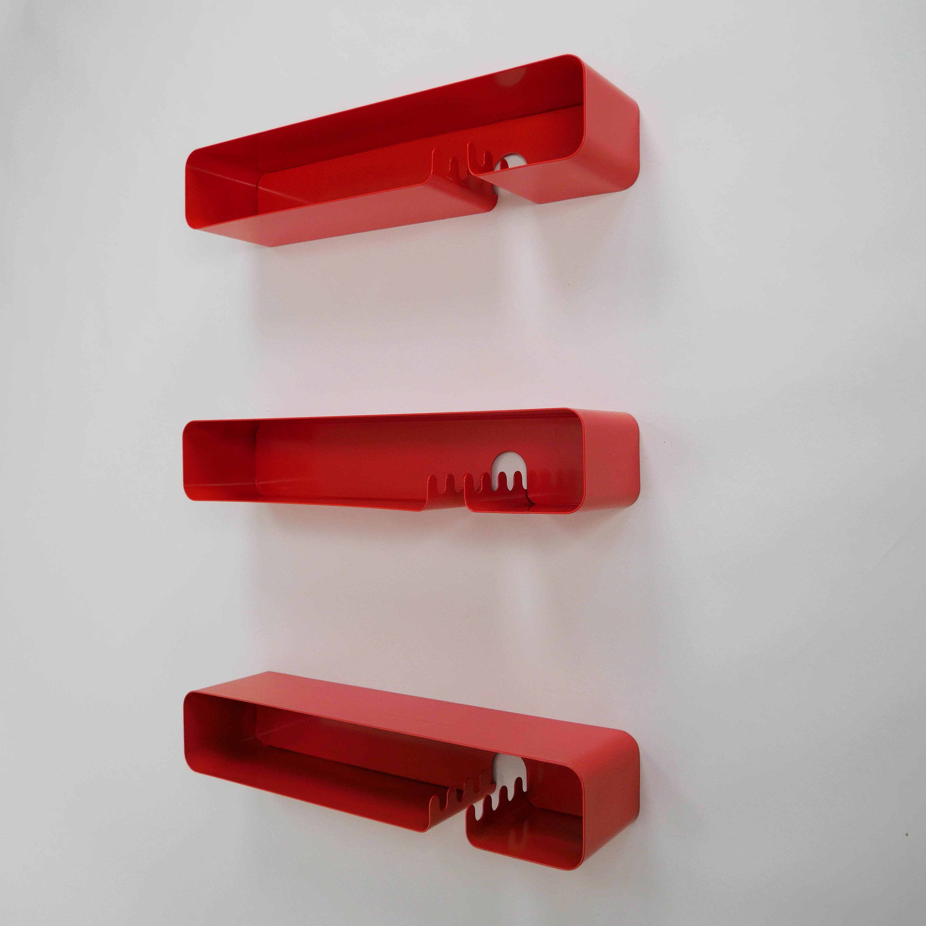 Habitat Pop Shelf & Hanger, 1970s, Red Metal, for Bathroom, Entrance, 3 Avail In Excellent Condition For Sale In London, GB