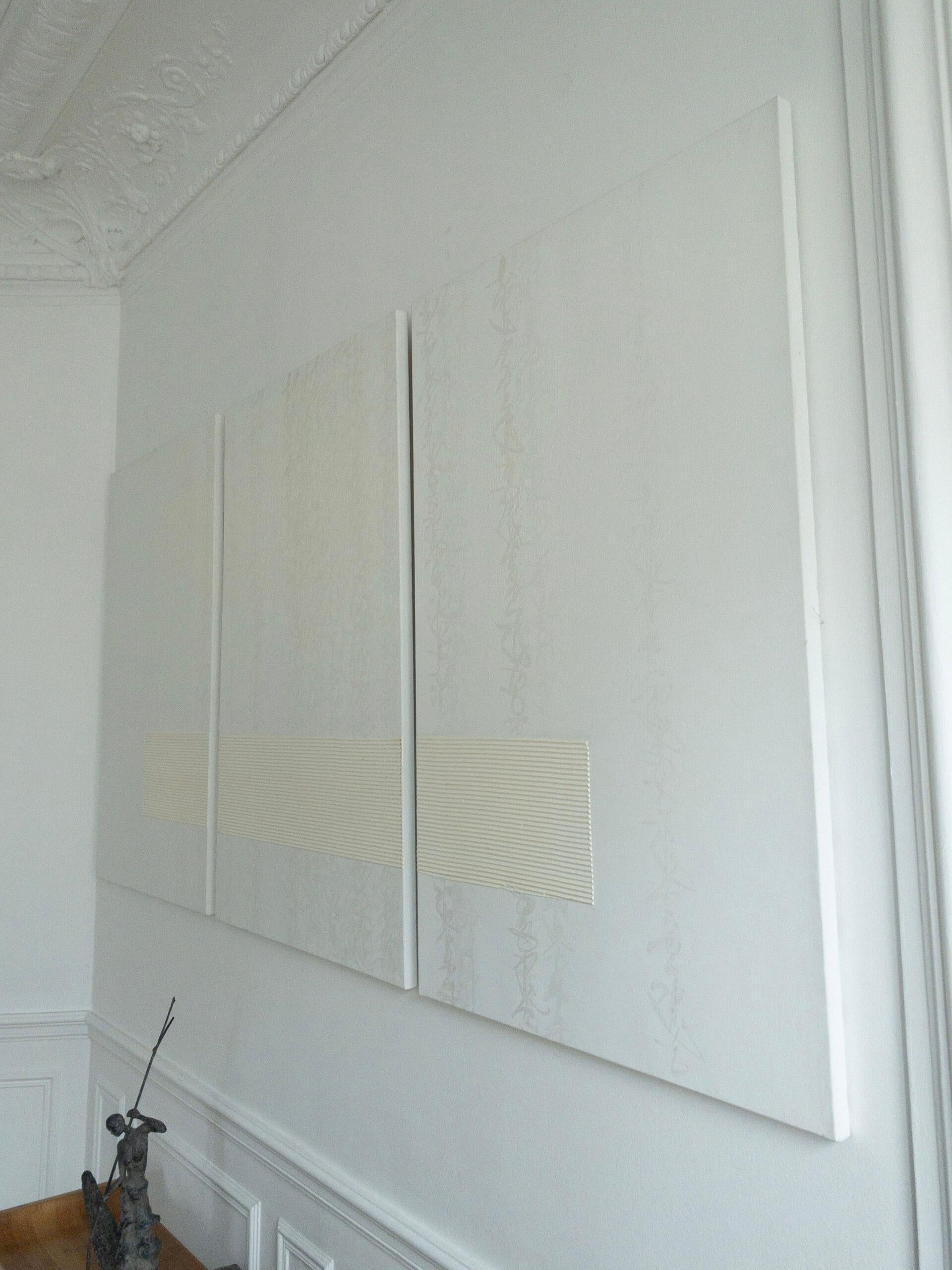 TN509-T by Hachiro Kanno - Calligraphy-based abstract painting, triptych, white en vente 3