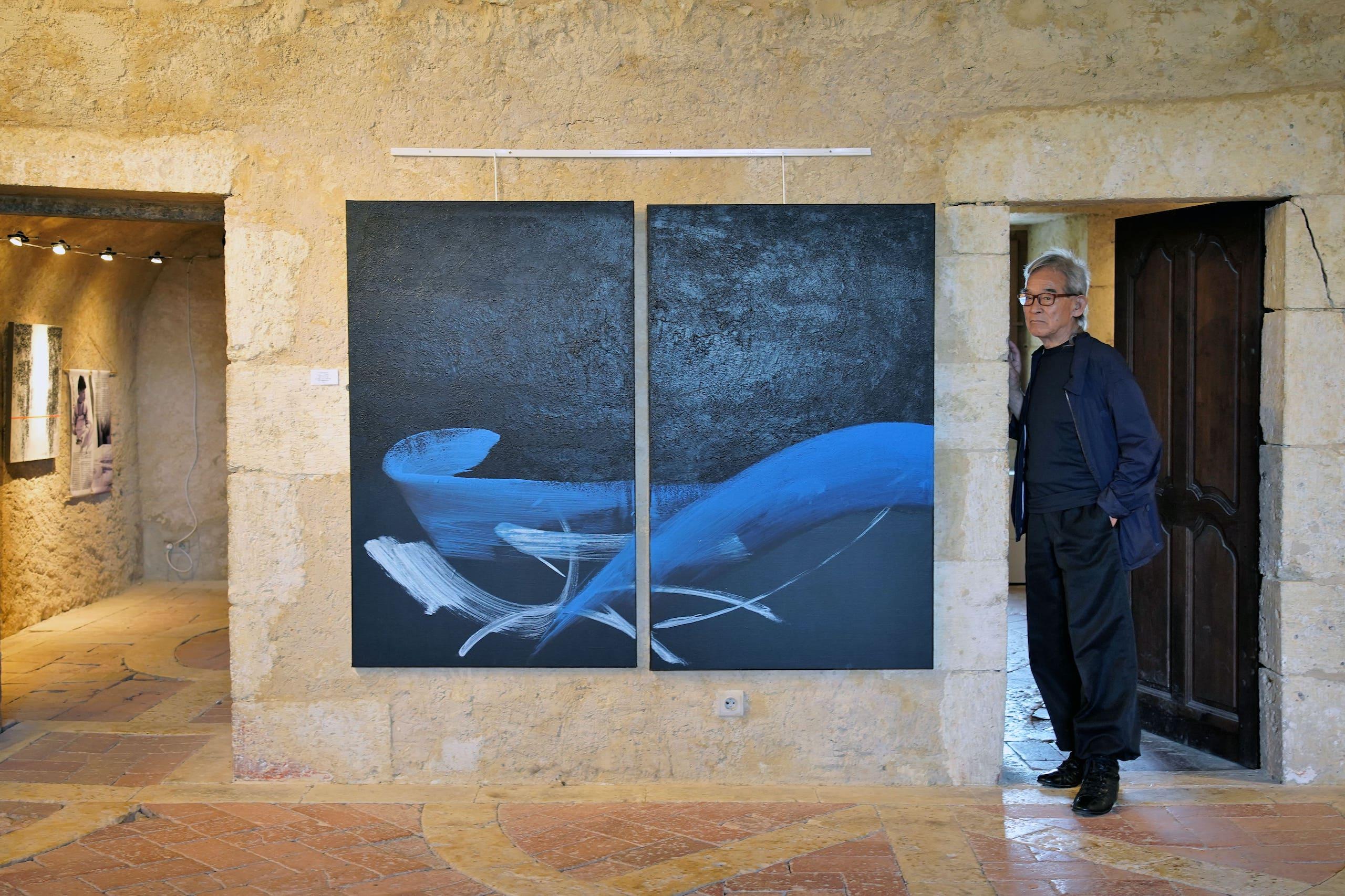 TN831-D von Hachiro Kanno – abstraktes Gemälde auf Kalligrafie, schwarz und blau im Angebot 2