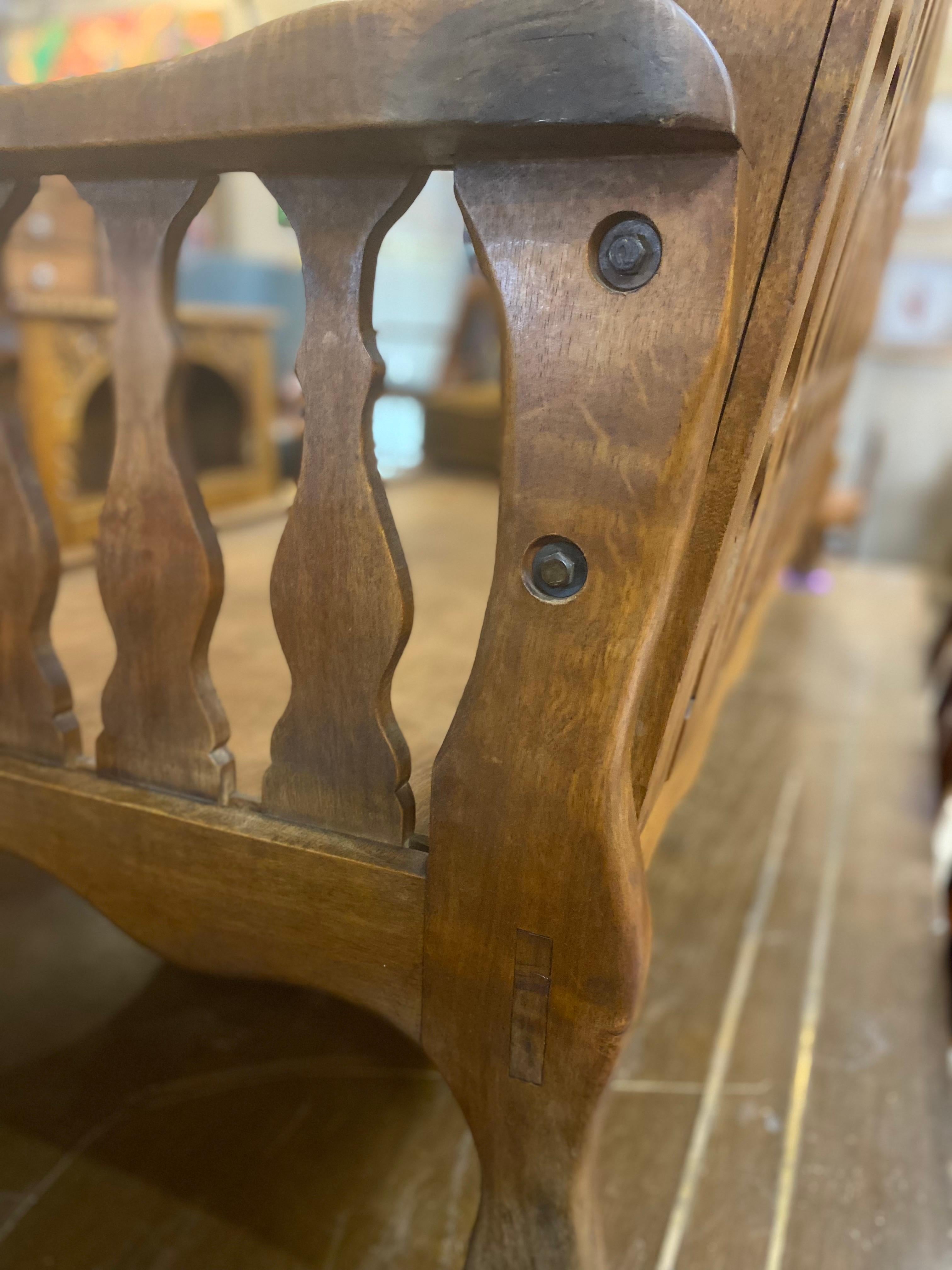Divano messicano in legno intagliato in stile hacienda, anni '50 circa, Messico in vendita 6