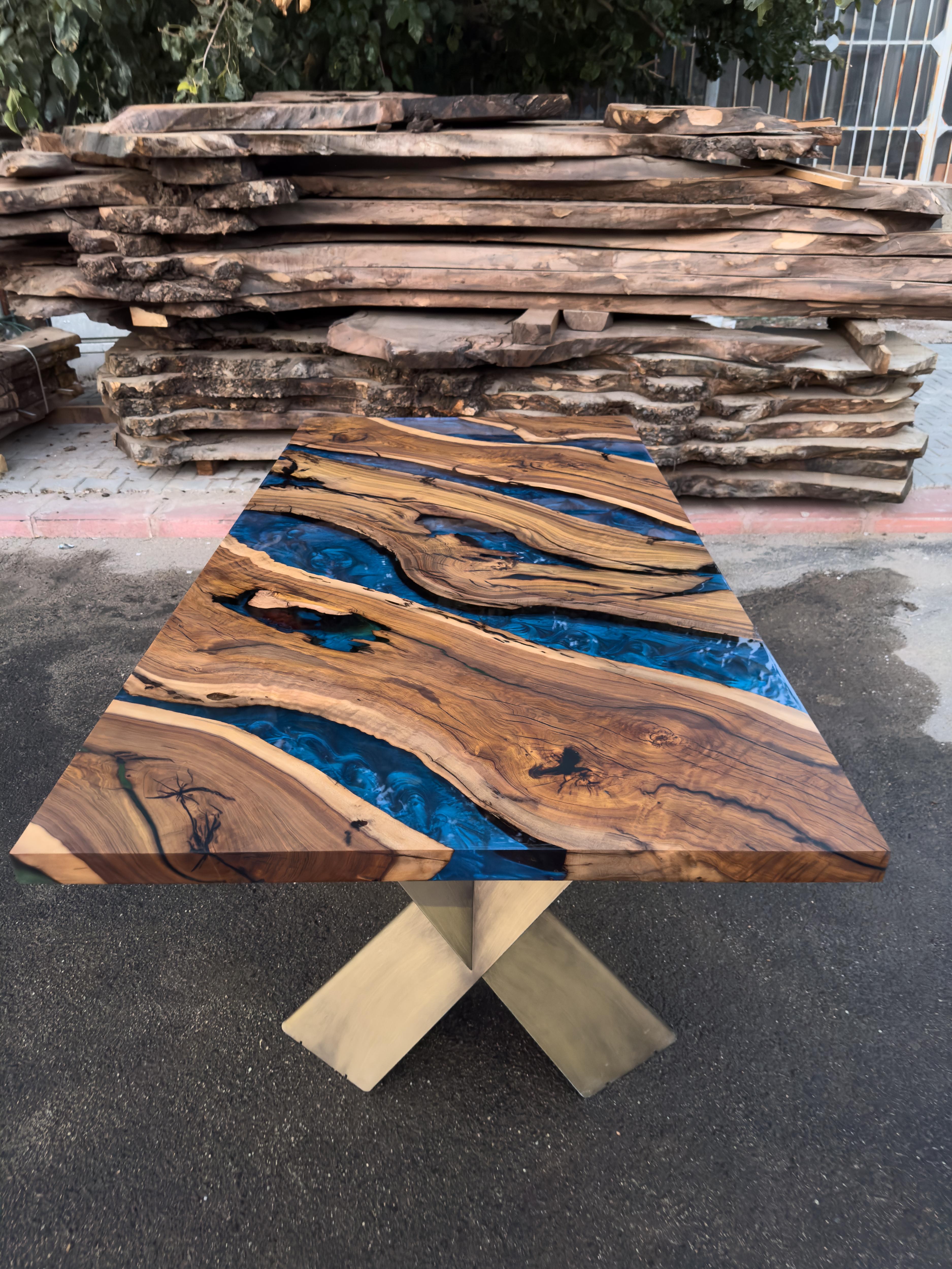 Hackberry Epoxy Resin River Wooden Dining Table In New Condition For Sale In İnegöl, TR