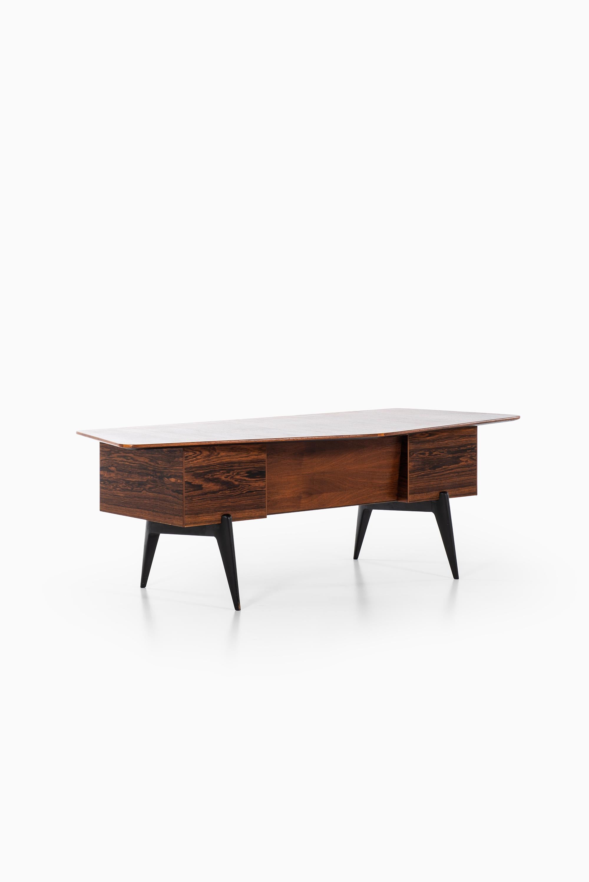 Hadar Schmidt Desk in Rosewood Produced by Hadar Schmidt in Sweden For Sale 4