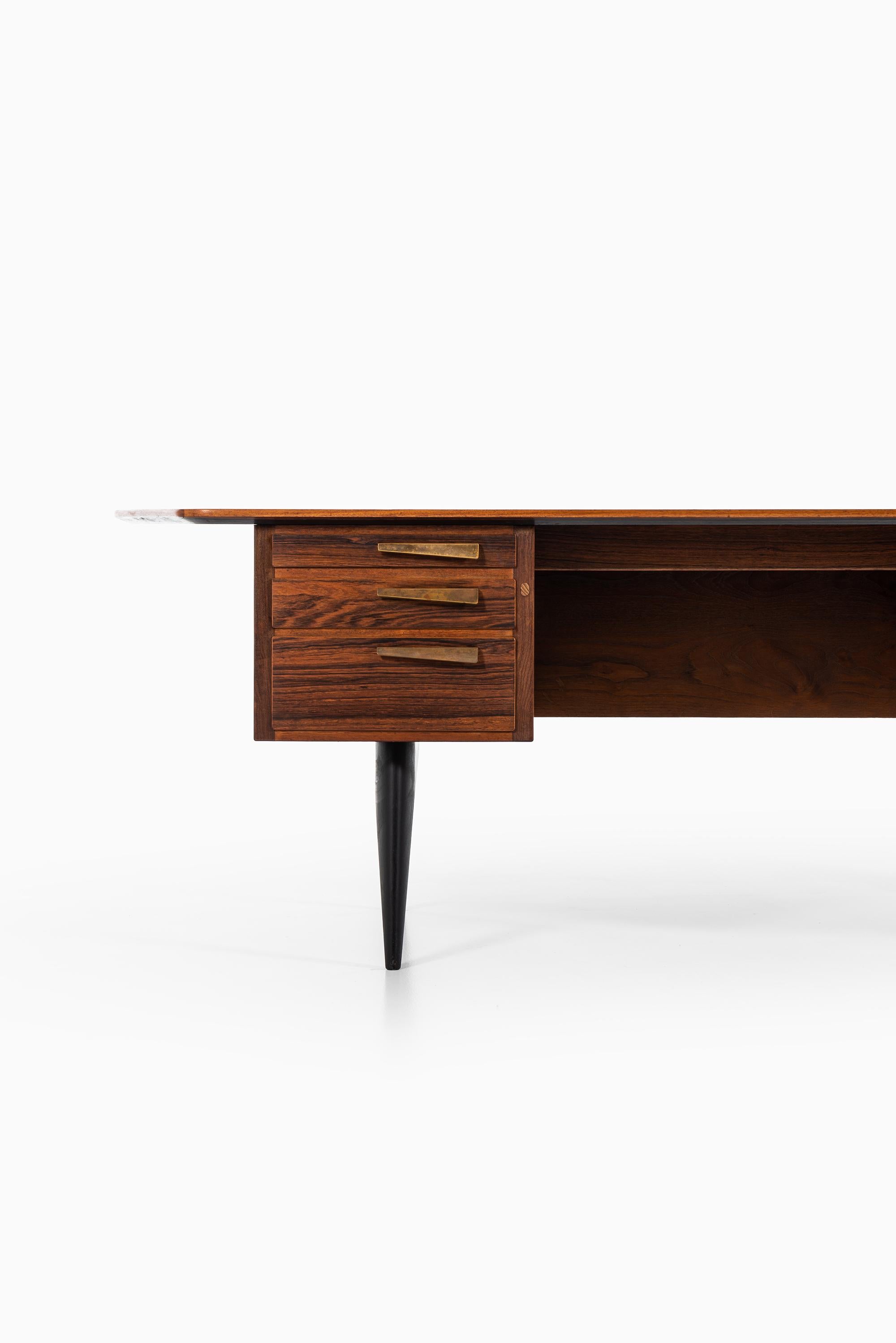 Scandinavian Modern Hadar Schmidt Desk in Rosewood Produced by Hadar Schmidt in Sweden For Sale