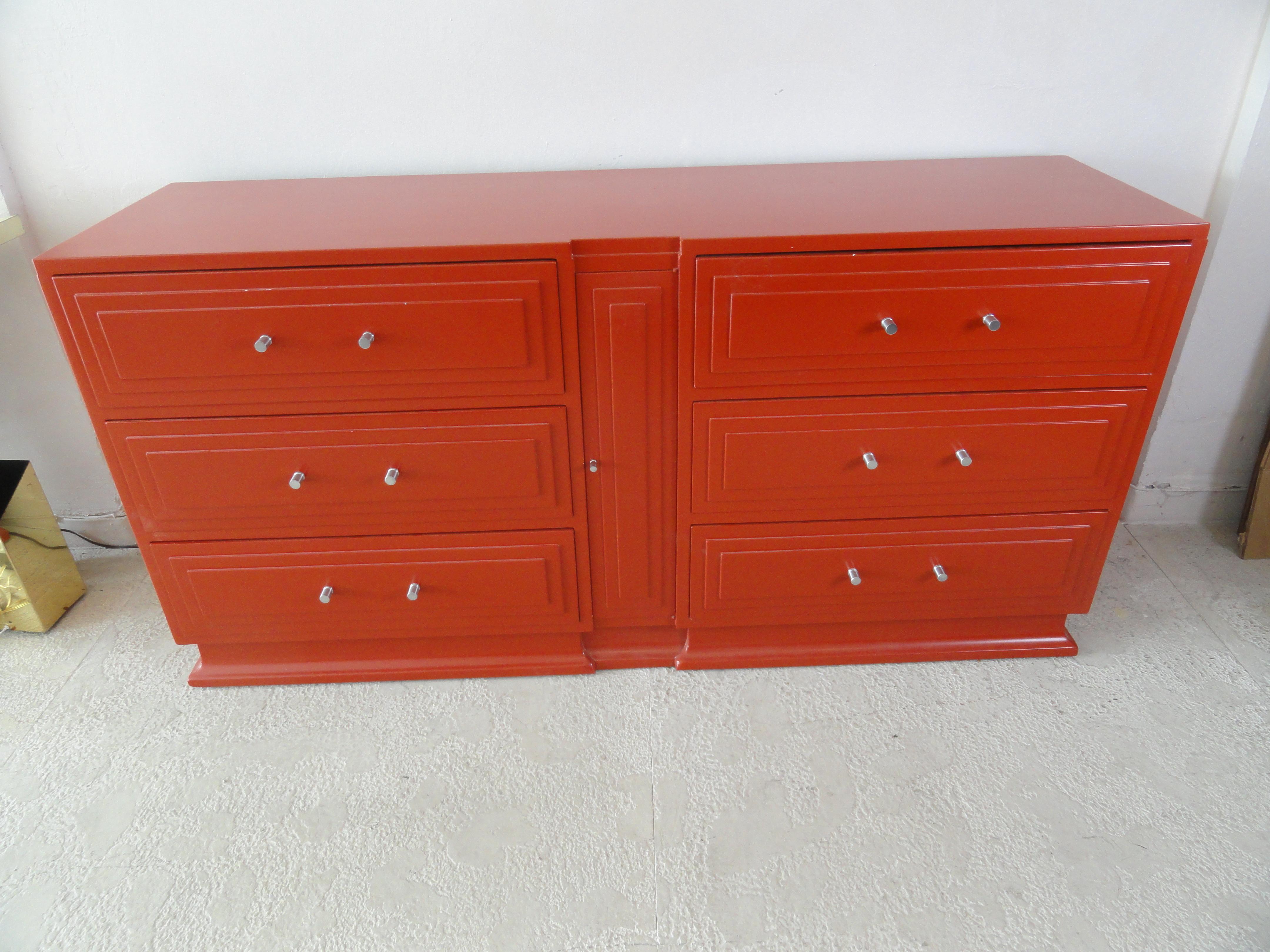 Hadley Chest In Good Condition For Sale In West Palm Beach, FL