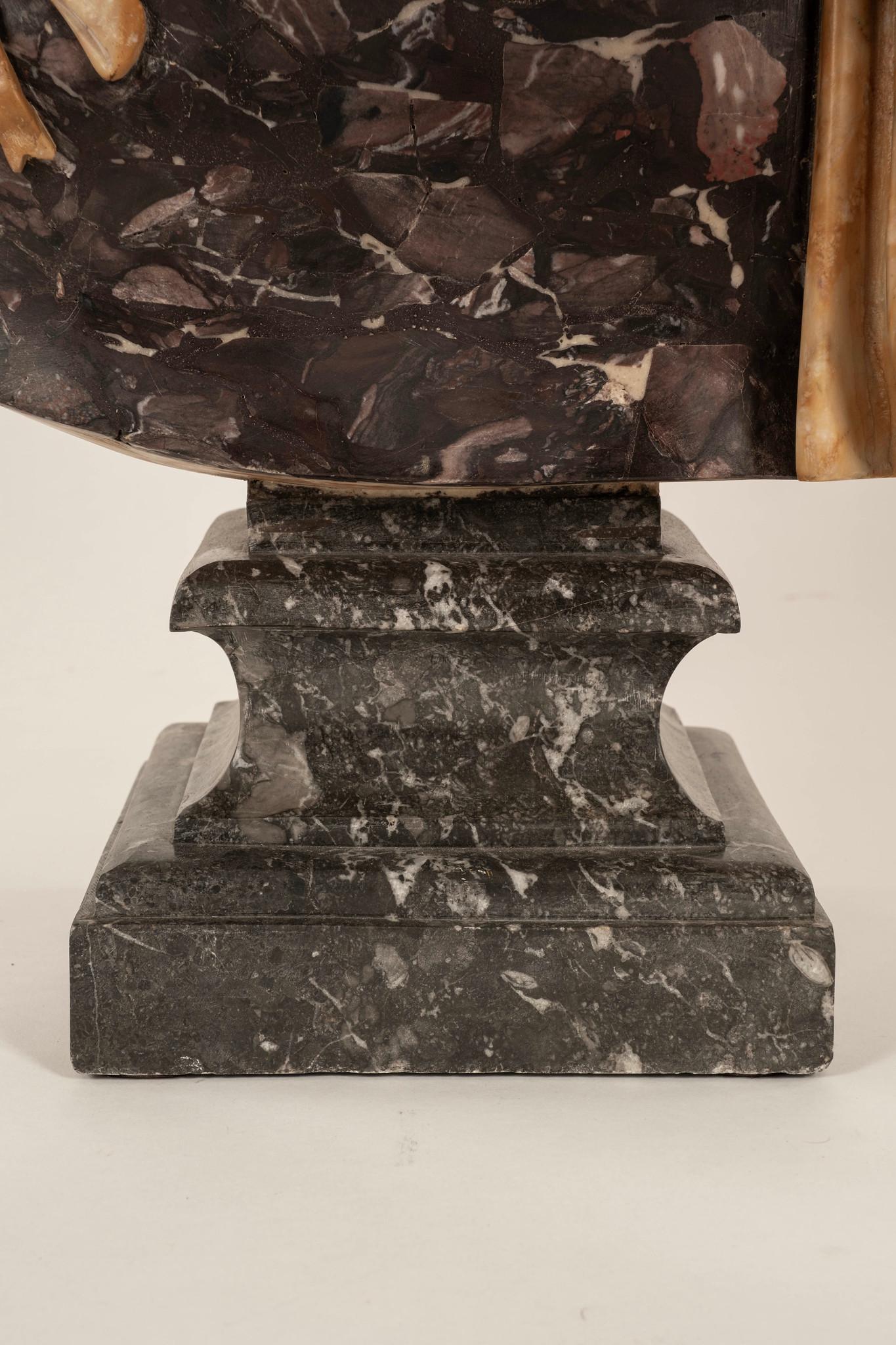 Hadrian Römische Breccia Marmor Büste im Angebot 4