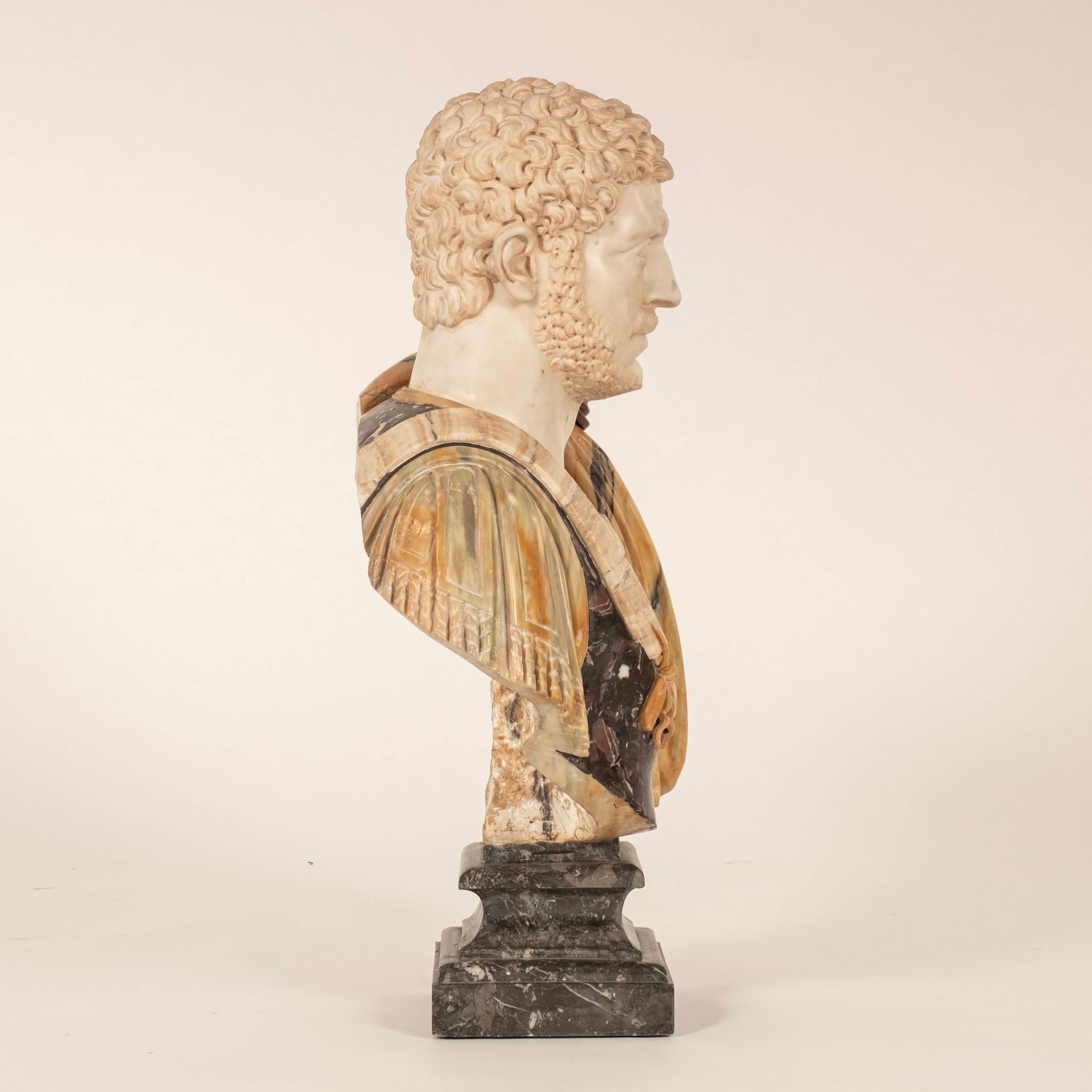Hadrian Römische Breccia Marmor Büste (Neoklassisch) im Angebot