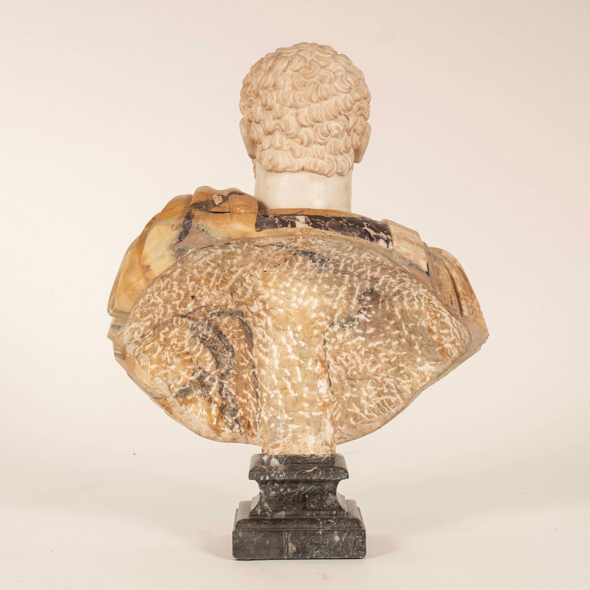 Hadrian Römische Breccia Marmor Büste (Italienisch) im Angebot