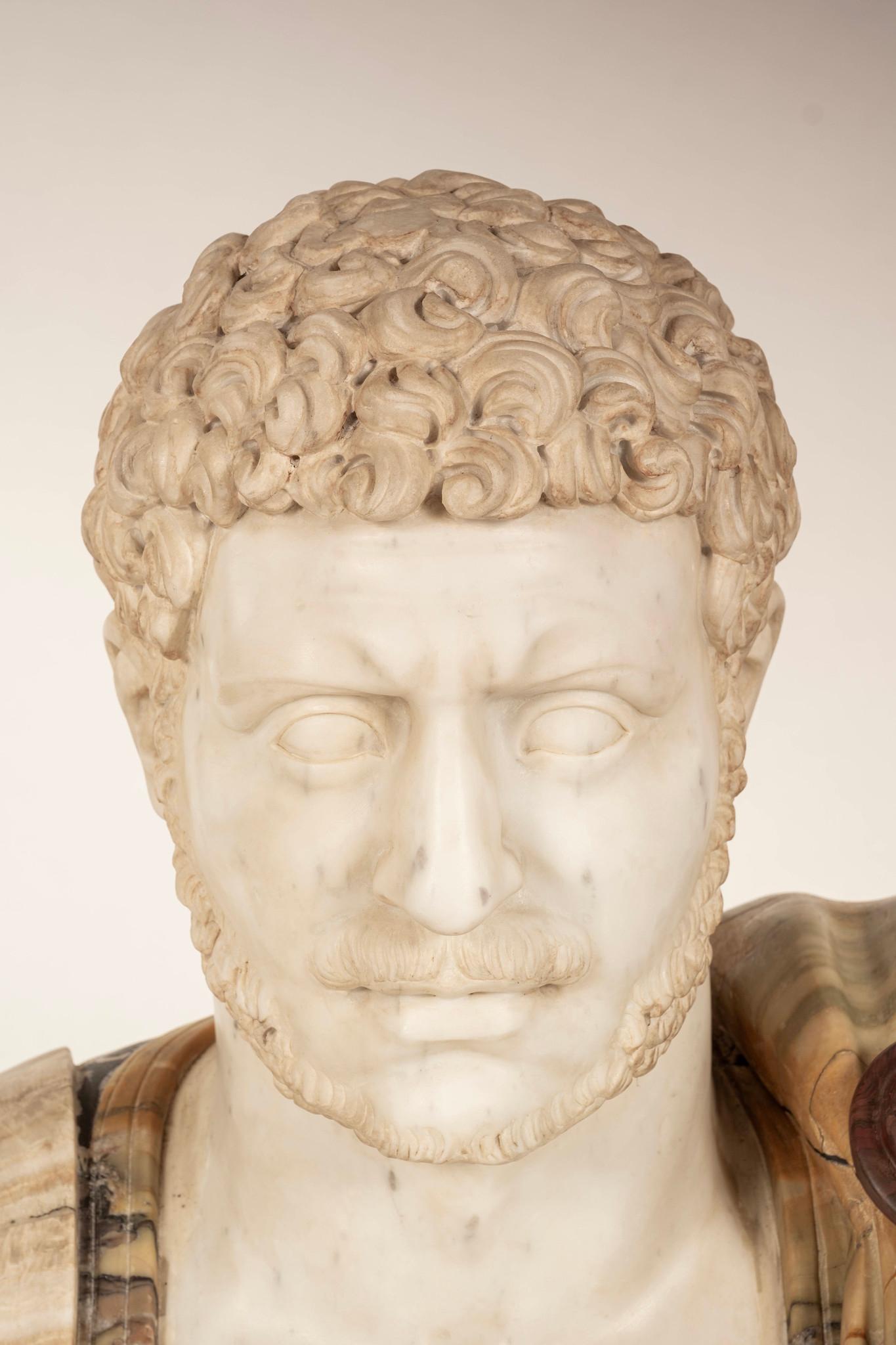 Hadrian Römische Breccia Marmor Büste (Lapis Lazuli) im Angebot