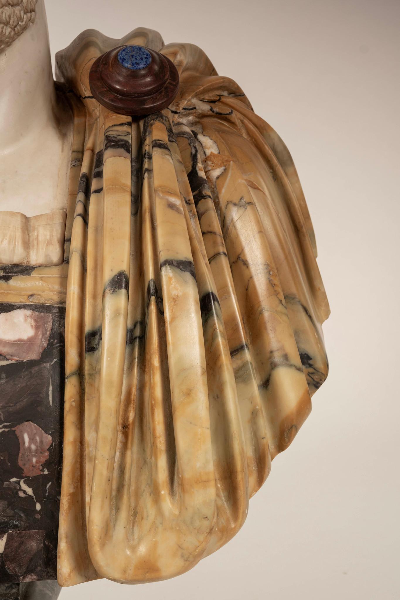 Hadrian Römische Breccia Marmor Büste im Angebot 2