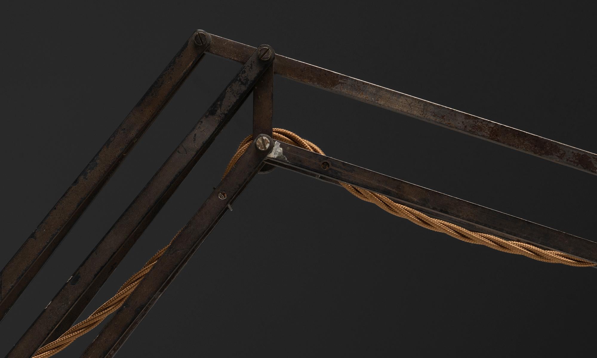 Hadrill & Horstman Desk Lamp, England circa 1950 en vente 3