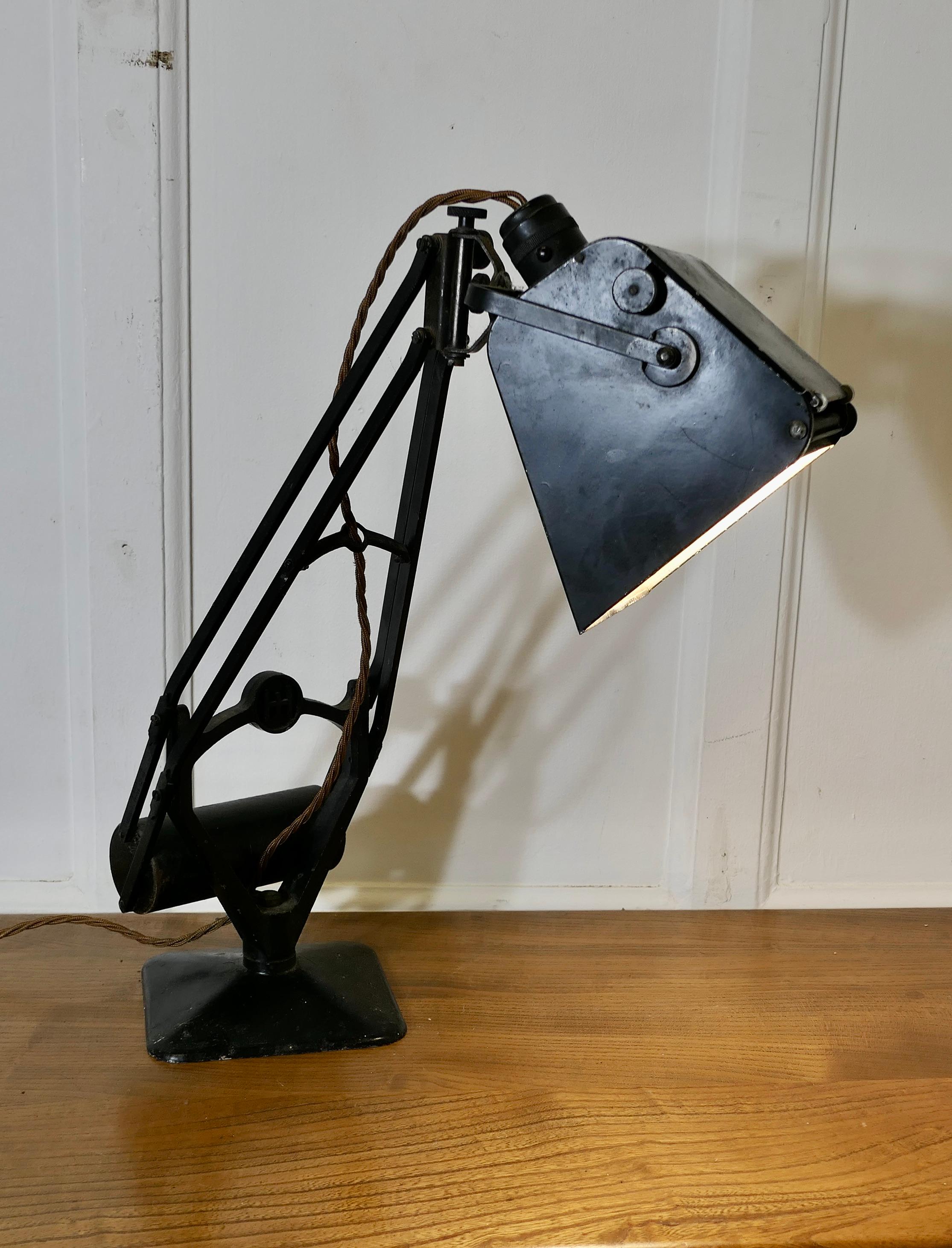 Hadrill Horstmann Pluslite Magnifying Industrial  Desk Lamp 


Very rare in original condition Horstmann Pluslite model Desk/Work lamp, in full working order. it has their iconic roller counterbalance design with an adjustable frame and shade, it