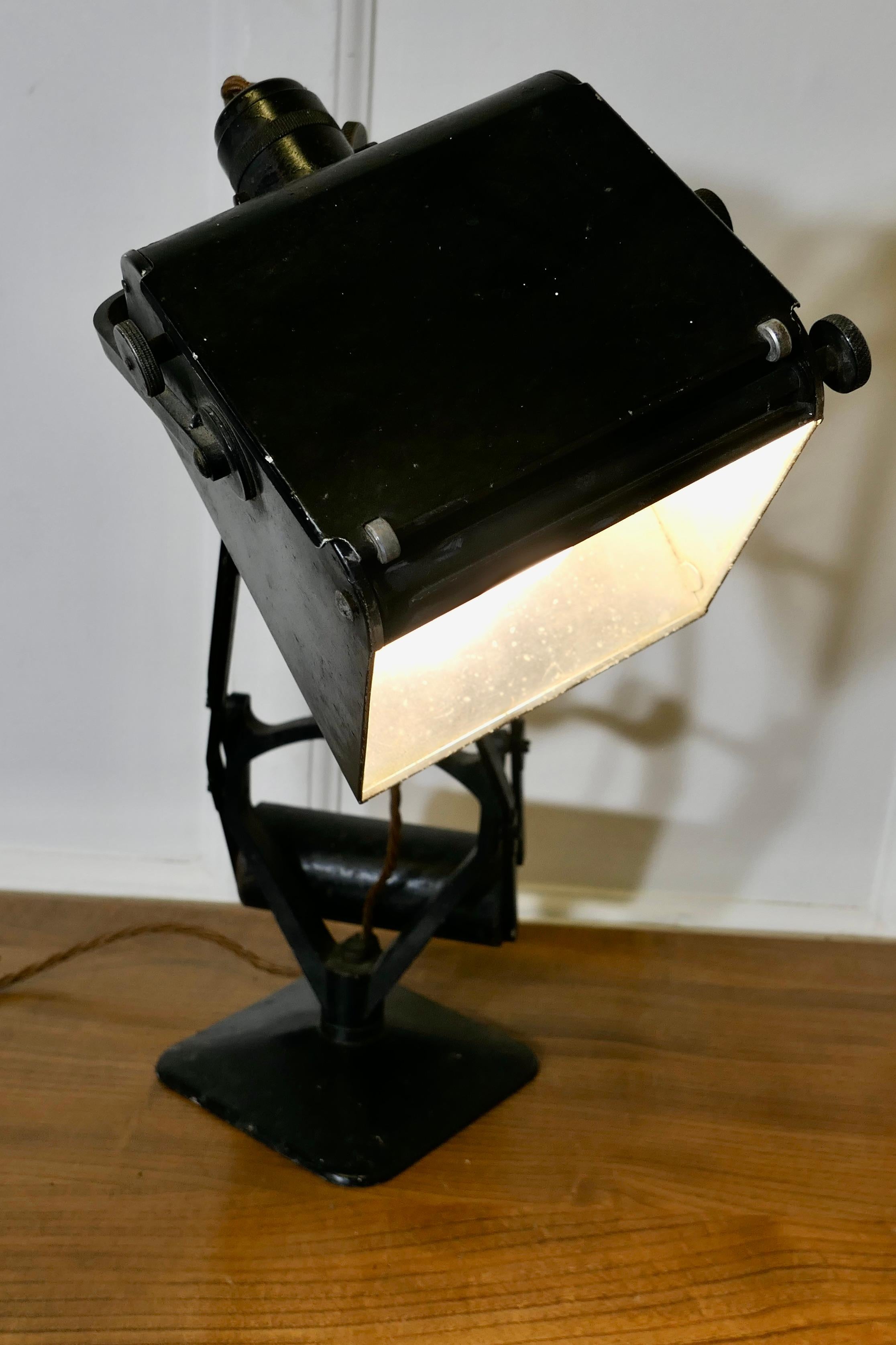Hadrill Horstmann Pluslite Magnifying Industrial  Desk Lamp    In Good Condition For Sale In Chillerton, Isle of Wight