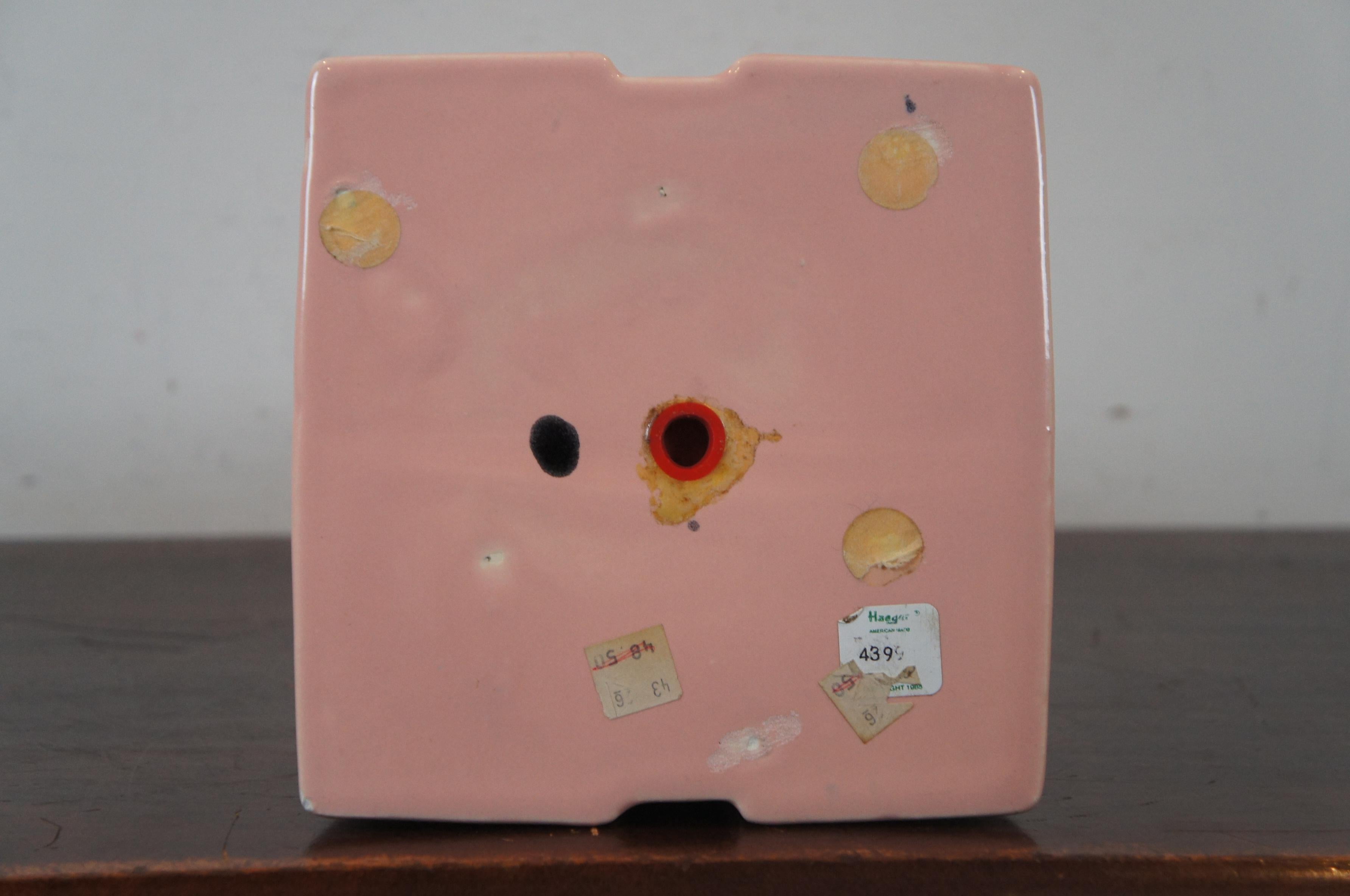 Haegar Pottery Art Deco Style Pink Ceramic Pyramid Mantel Vase Urn Marbled For Sale 3
