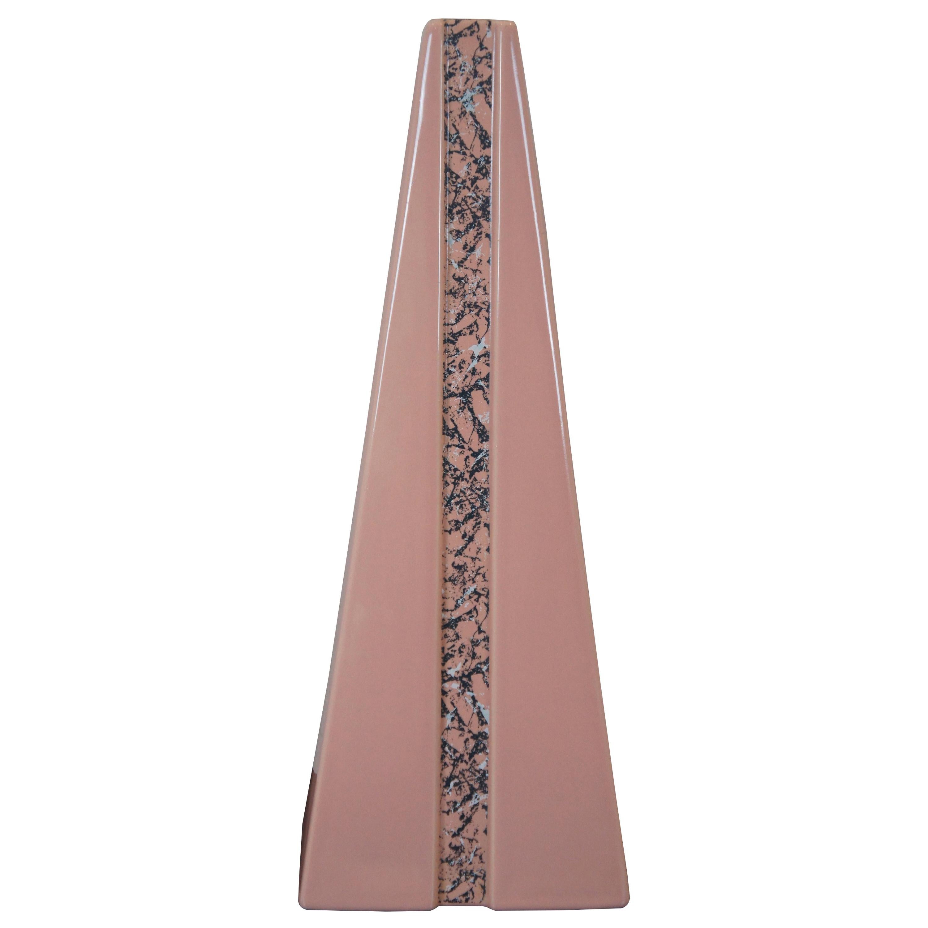 Haegar Keramik Art Deco Stil Rosa Keramik Pyramide Kaminsims Vase Urne Marmoriert im Angebot