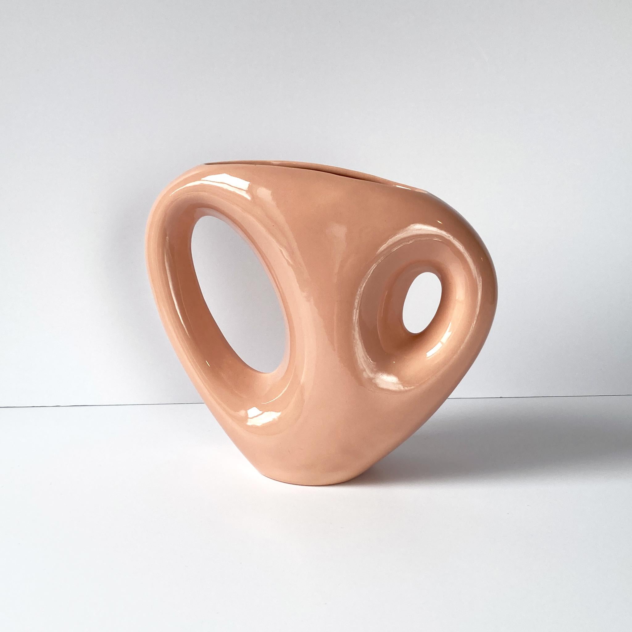 Fin du 20e siècle Vase abstrait rose pêche postmoderne en vente