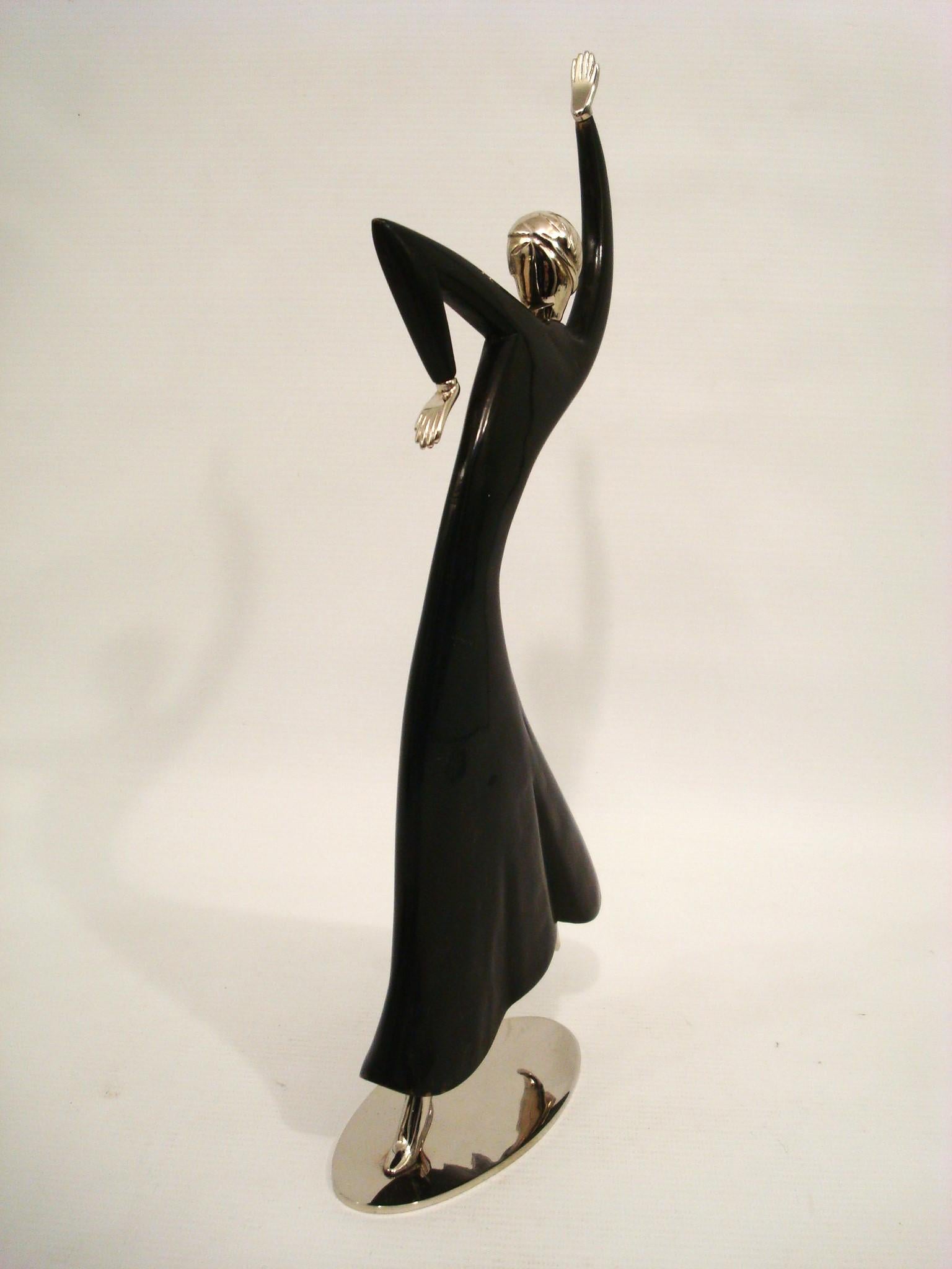 Scultura in bronzo e legno Hagenauer Danzatrice Wiener Werkstatte, Josephine Baker In condizioni buone in vendita a Buenos Aires, Olivos