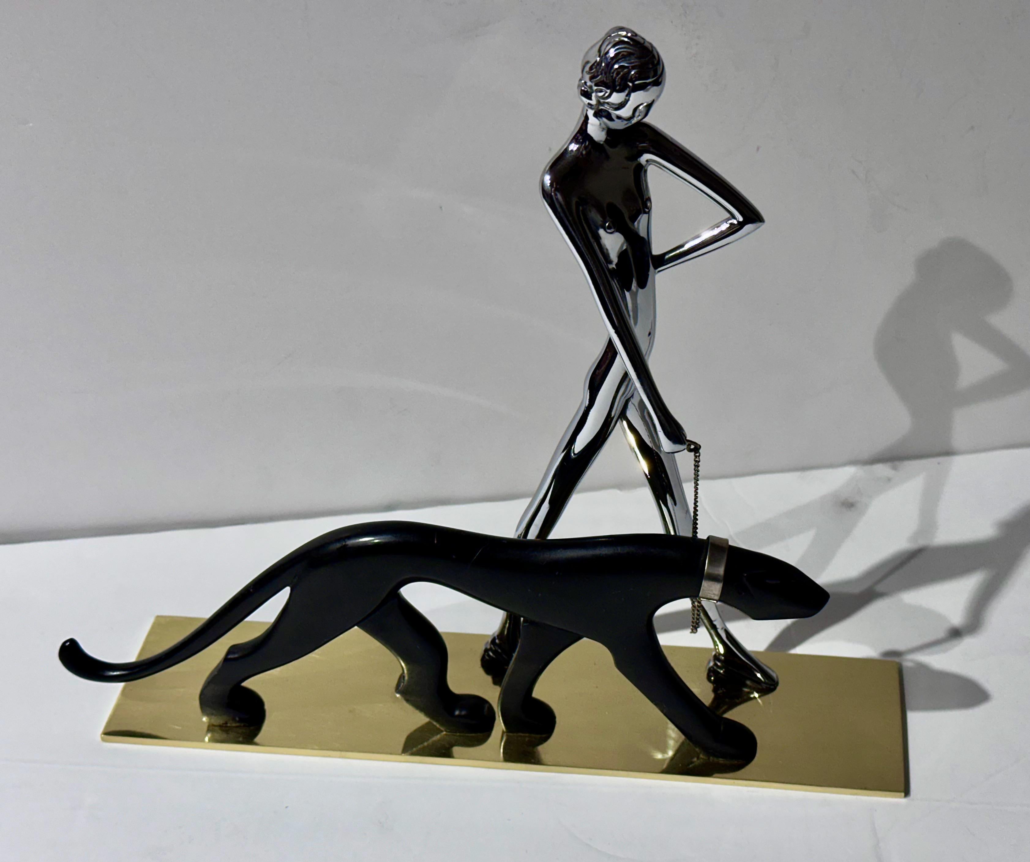 Hagenauer-Skulptur „Woman Walking Panther“, Wiener Art déco-Skulptur der 1930er Jahre (Österreichisch) im Angebot