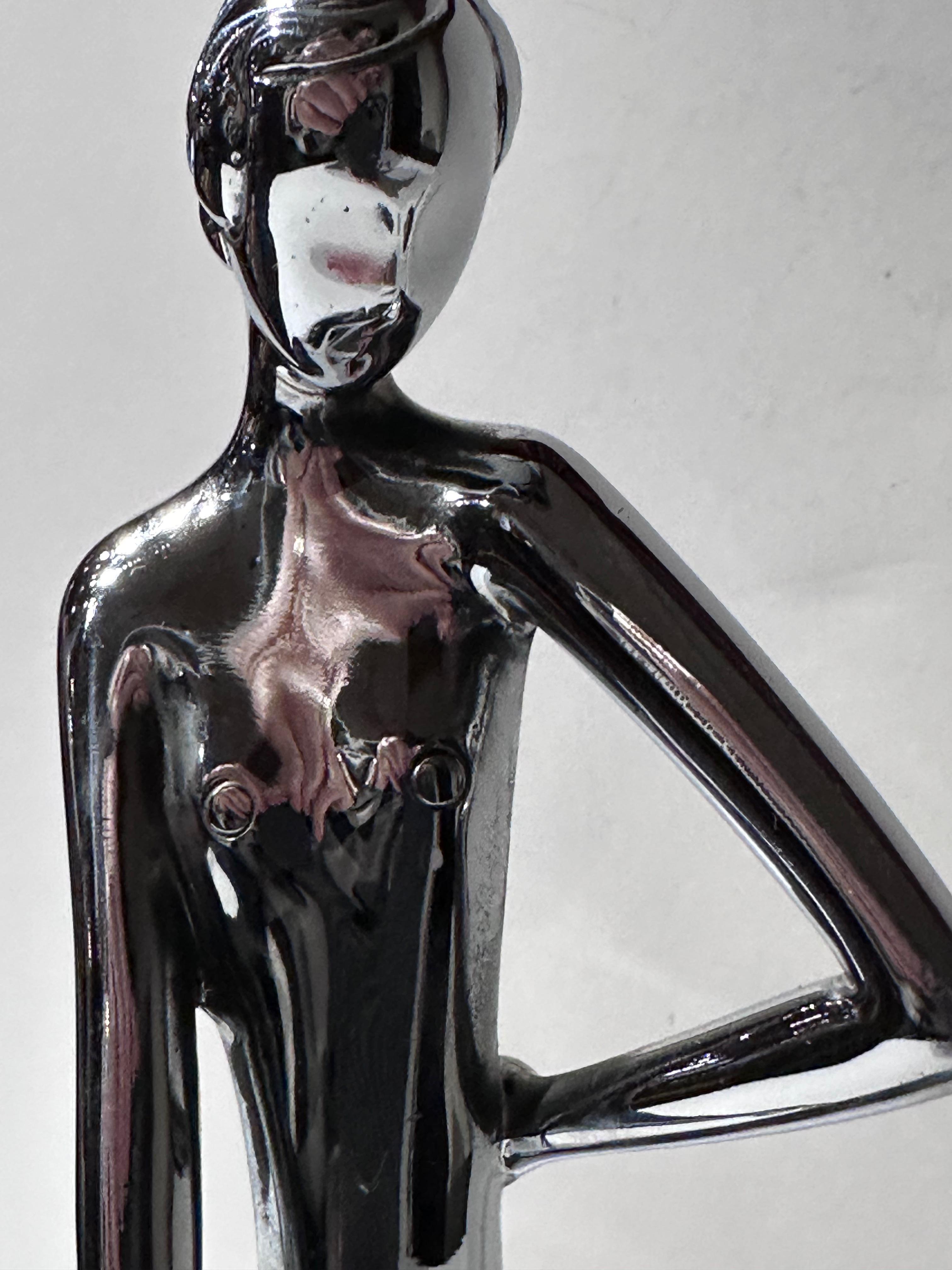 Hagenauer-Skulptur „Woman Walking Panther“, Wiener Art déco-Skulptur der 1930er Jahre (Mitte des 20. Jahrhunderts) im Angebot