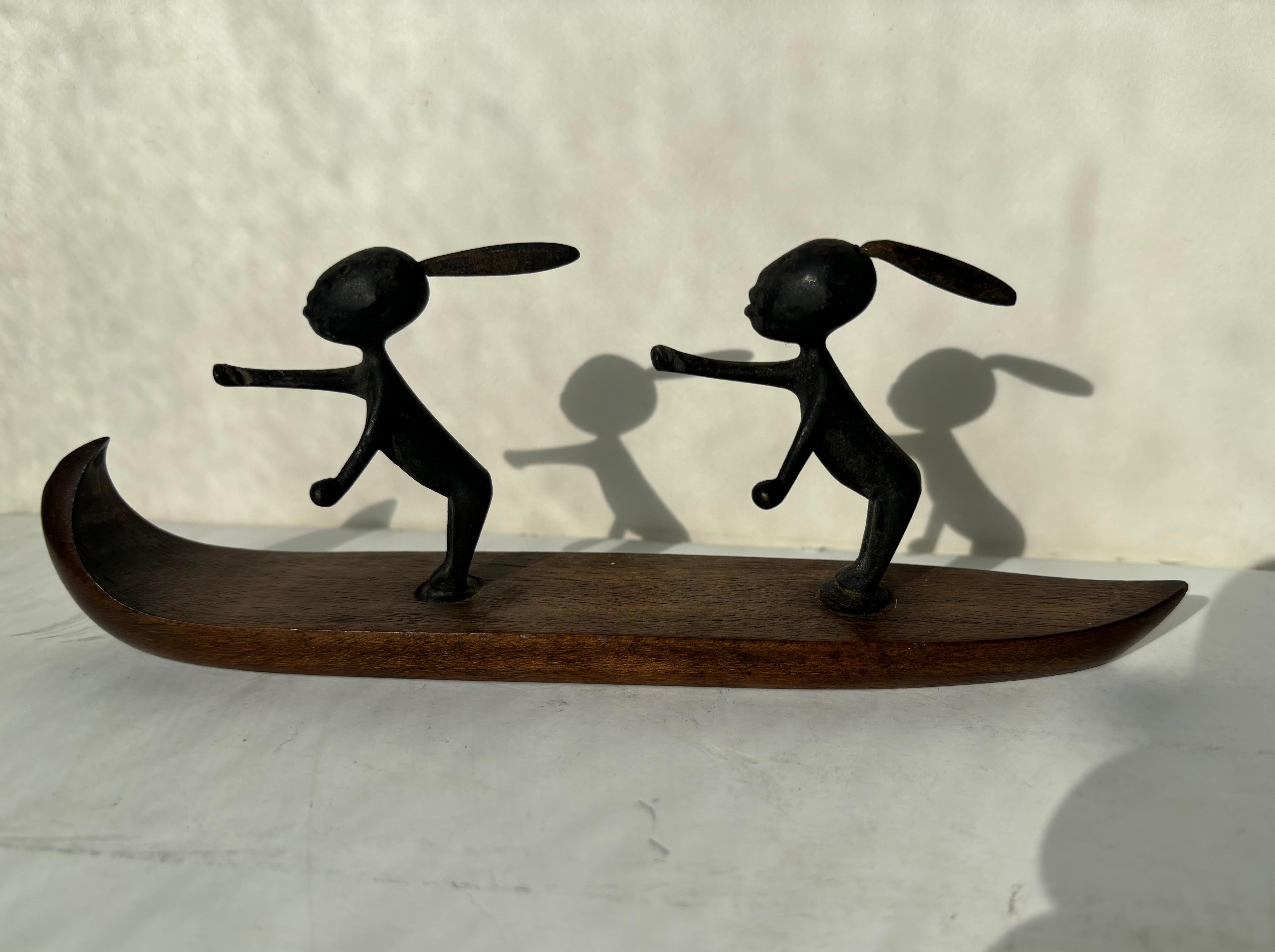 Fatto a mano Hagenauer Wien rara scultura in bronzo e legno  HWH , Indiani in canoa, Contrassegnato in vendita