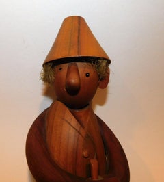 Hagenaur Escultura de Madera - Hombre Austriaco Sentado con Sombrero