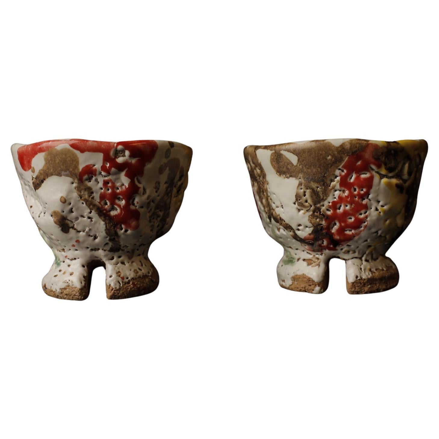 Este exquisito  tazas de té   es un excelente ejemplo de cerámica Hagi, obra del famoso alfarero Seigan Yamane. Conocido por su enfoque innovador de la cerámica tradicional Hagi, el trabajo de Yamane es célebre por su textura única y su meticulosa