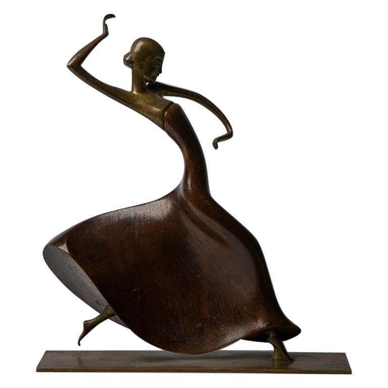 Haguenauer Karl - Josephine Baker (AUSTRIA), bronze and wood, Circa 1930
Marked Hagenauer to base (atelier Hagenauer made in Germany)
Measures: Height 24.5 cm x 21 cm.