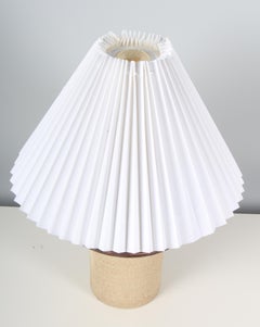 Haico Nitzsche für Danish Soholm, Skulpturale Lampe aus braunem Steingut, 1970er Jahre