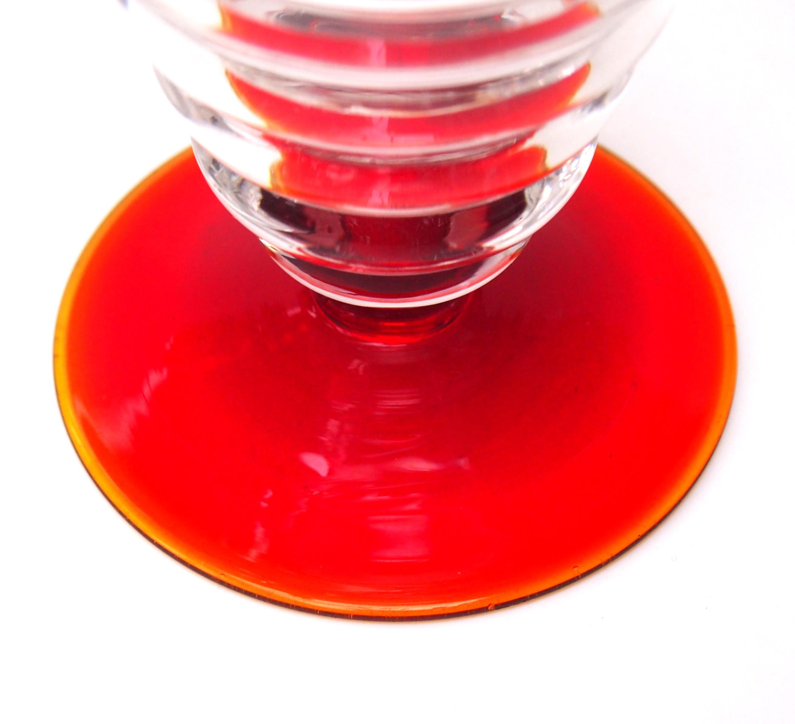Jarrón de Telaraña de Vidrio Moldeado Fino Haida con Pie Rojo Vivo  c1930 Vidrio artístico en venta