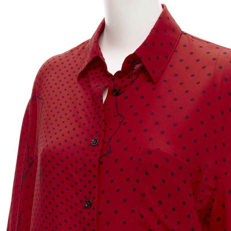 HAIDEr ACKERMANN 2018 red black polka dot print relaxed oversized shirt FR40 M
Reference: CNLE/A00167
Brand: Haider Ackermann
Designer: Haider Ackermann
Material: Polyester
Color: Red, Black
Pattern: Polka Dot
Closure: Button
Extra Details: Slouchy