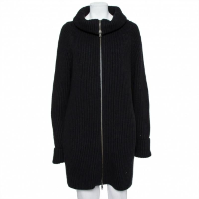 A fine choice for your winter fashion, this Haider Ackermann ribbed cardigan is knit from wool into an oversized style and it features long sleeves and a front zipper.