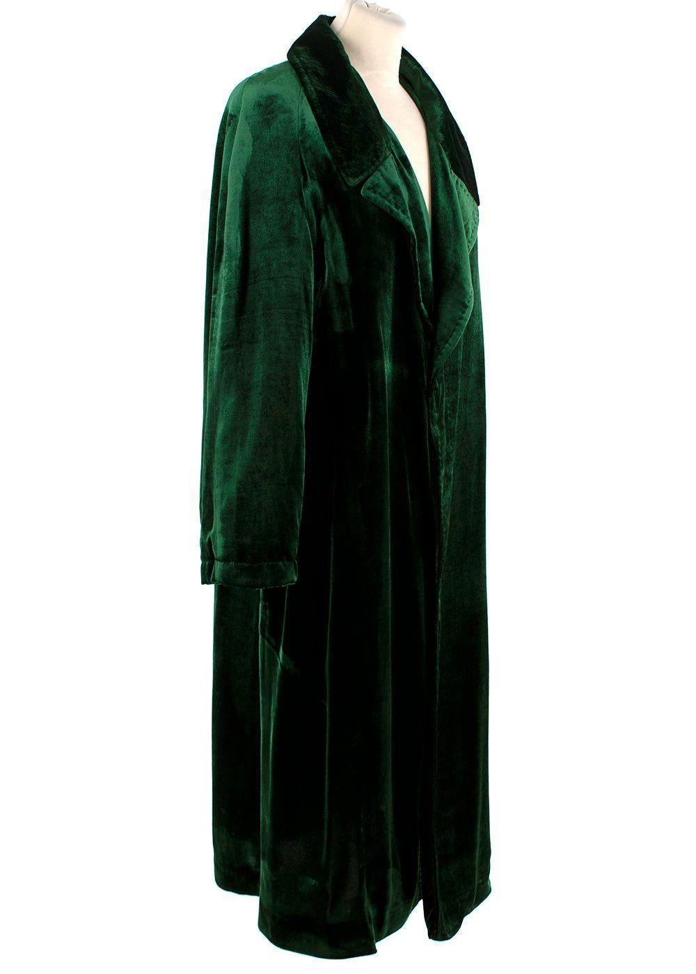 Haider Ackermann green velvet long peignoir raglan coat

- Emerald green crushed velvet coat
- Button-up closure
- Notched collar
- Partially lined
- Single vented

Materials:
82% Viscose
18% Silk

Made in Italy
Dry clean only

PLEASE NOTE, THESE