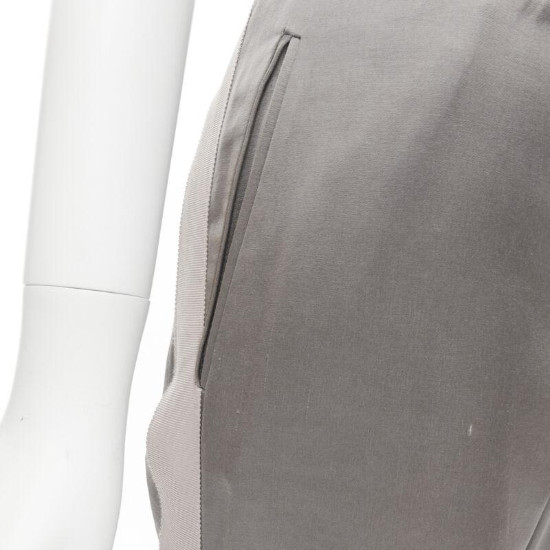 HAIDER ACKERMANN grey rayon dusty pink grosgrain cropped trousers FR38 S
Reference: CNLE/A00130
Brand: Haider Ackermann
Designer: Haider Ackermann
Material: Viscose
Color: Grey, Pink
Pattern: Solid
Closure: Zip
Made in: